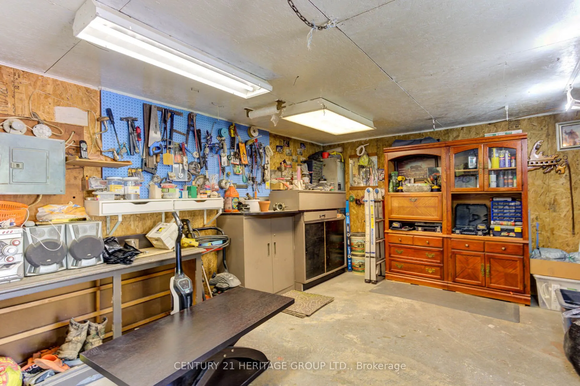 7987 County Rd 1