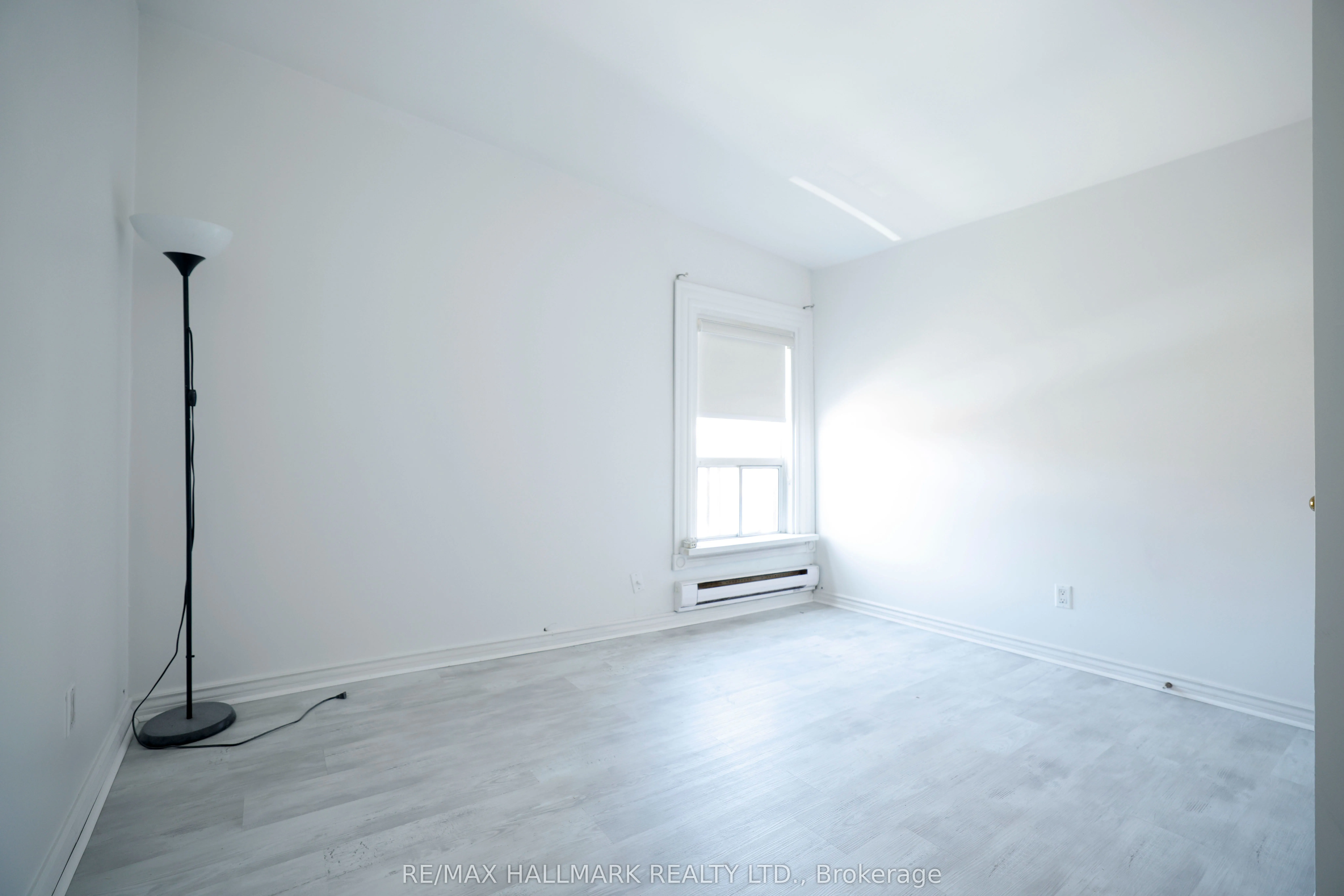 37 Holland Street W #3