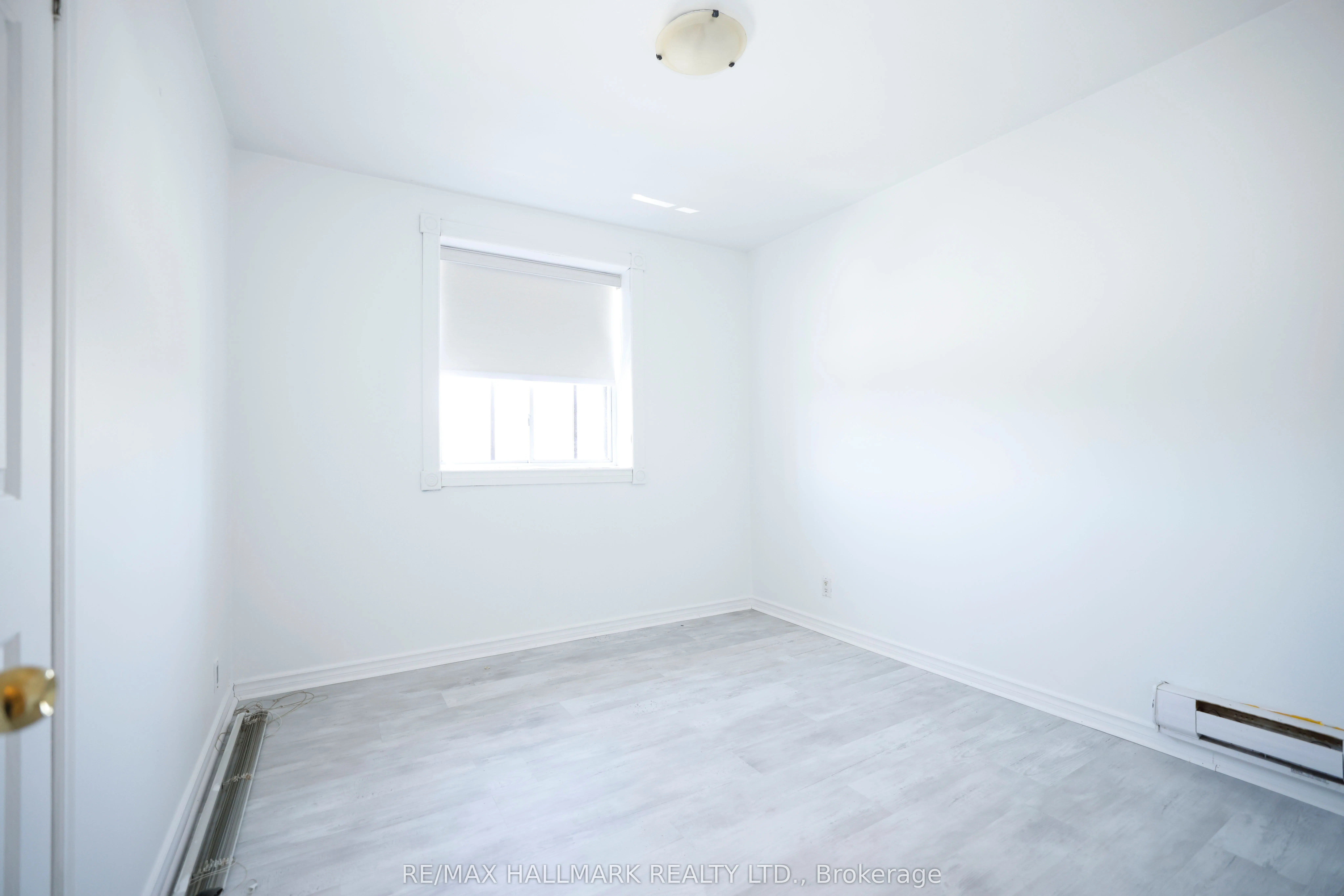 37 Holland Street W #2