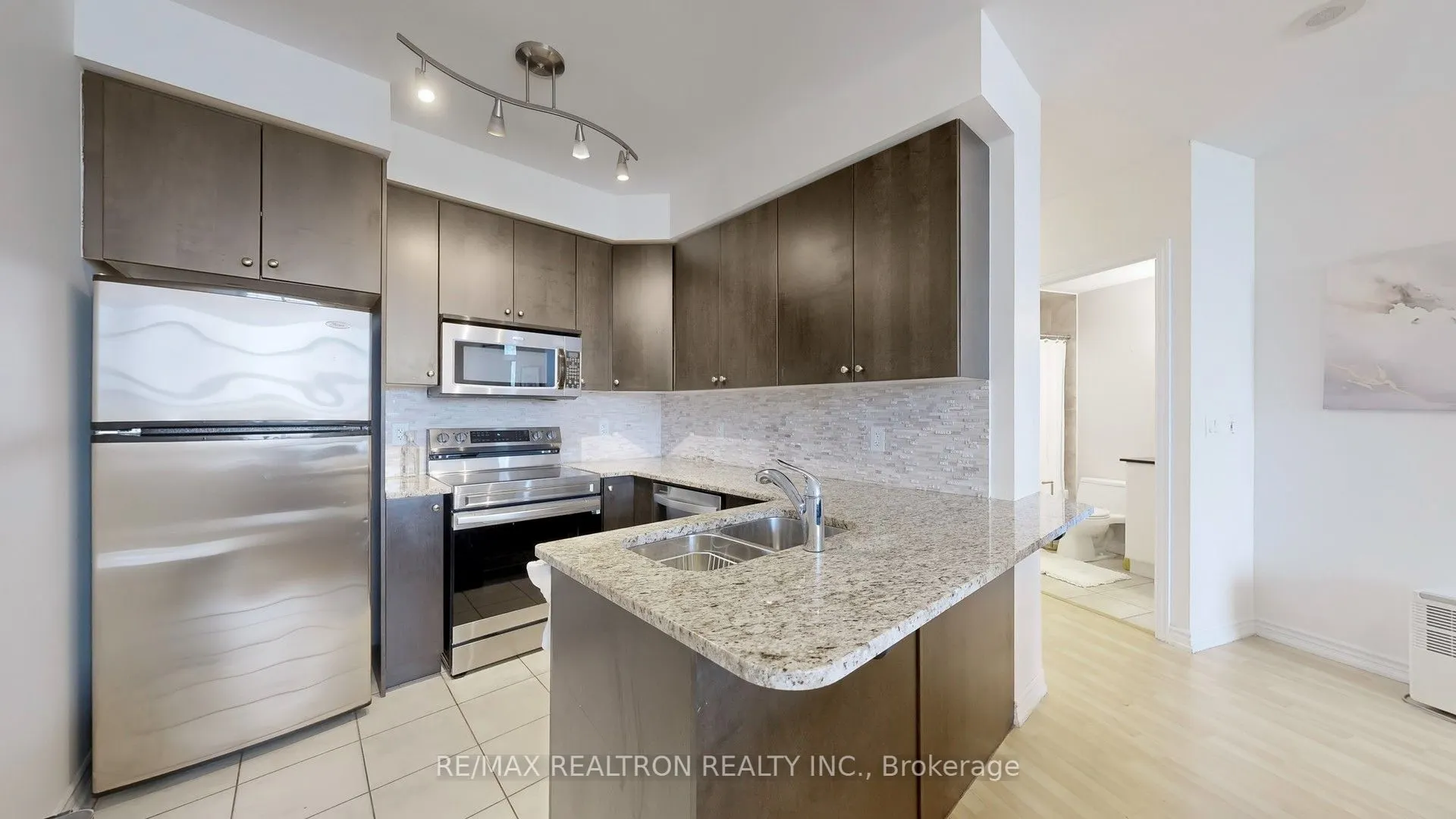9225 Jane Street #401