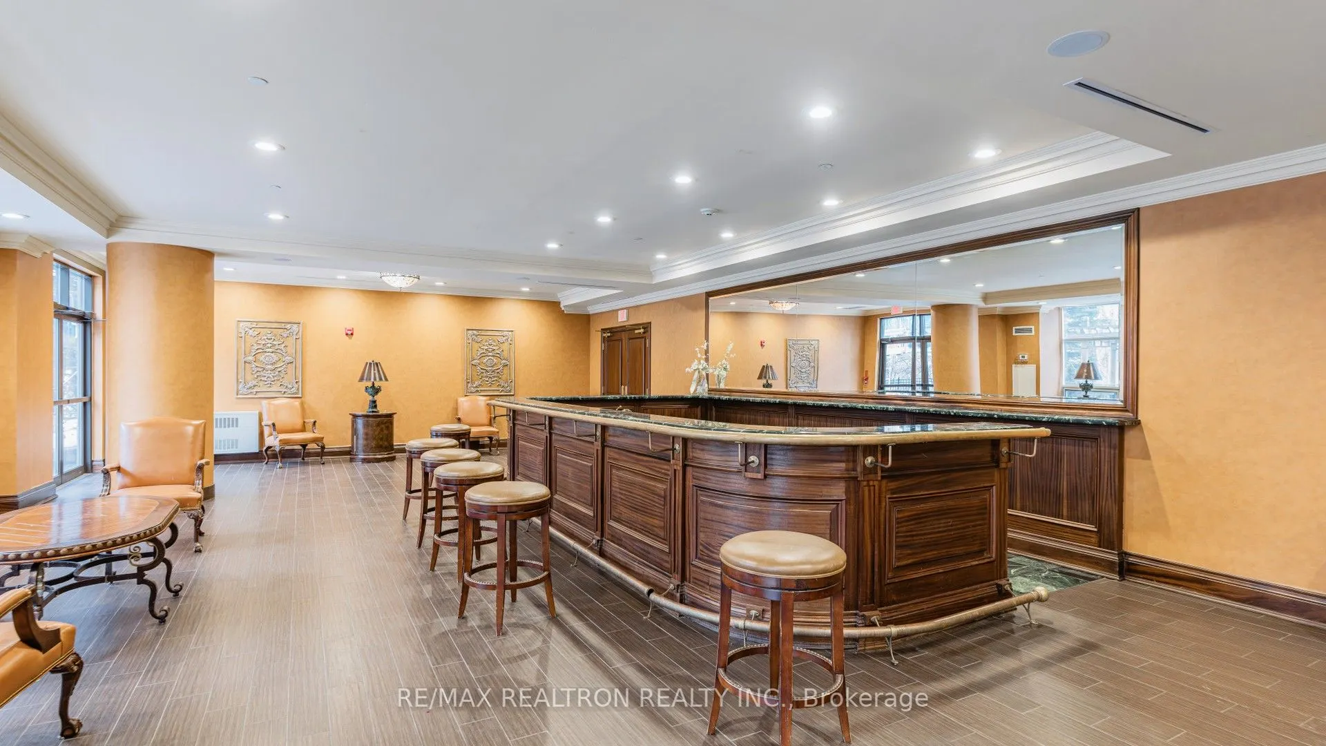 9225 Jane Street #401
