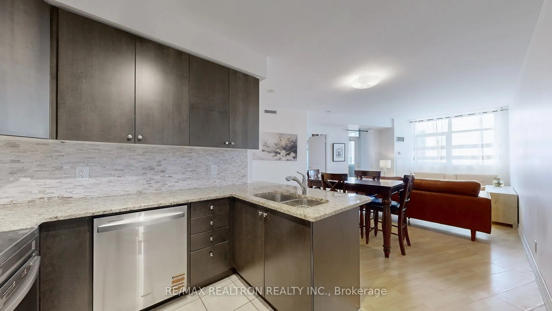 9225 Jane Street #401