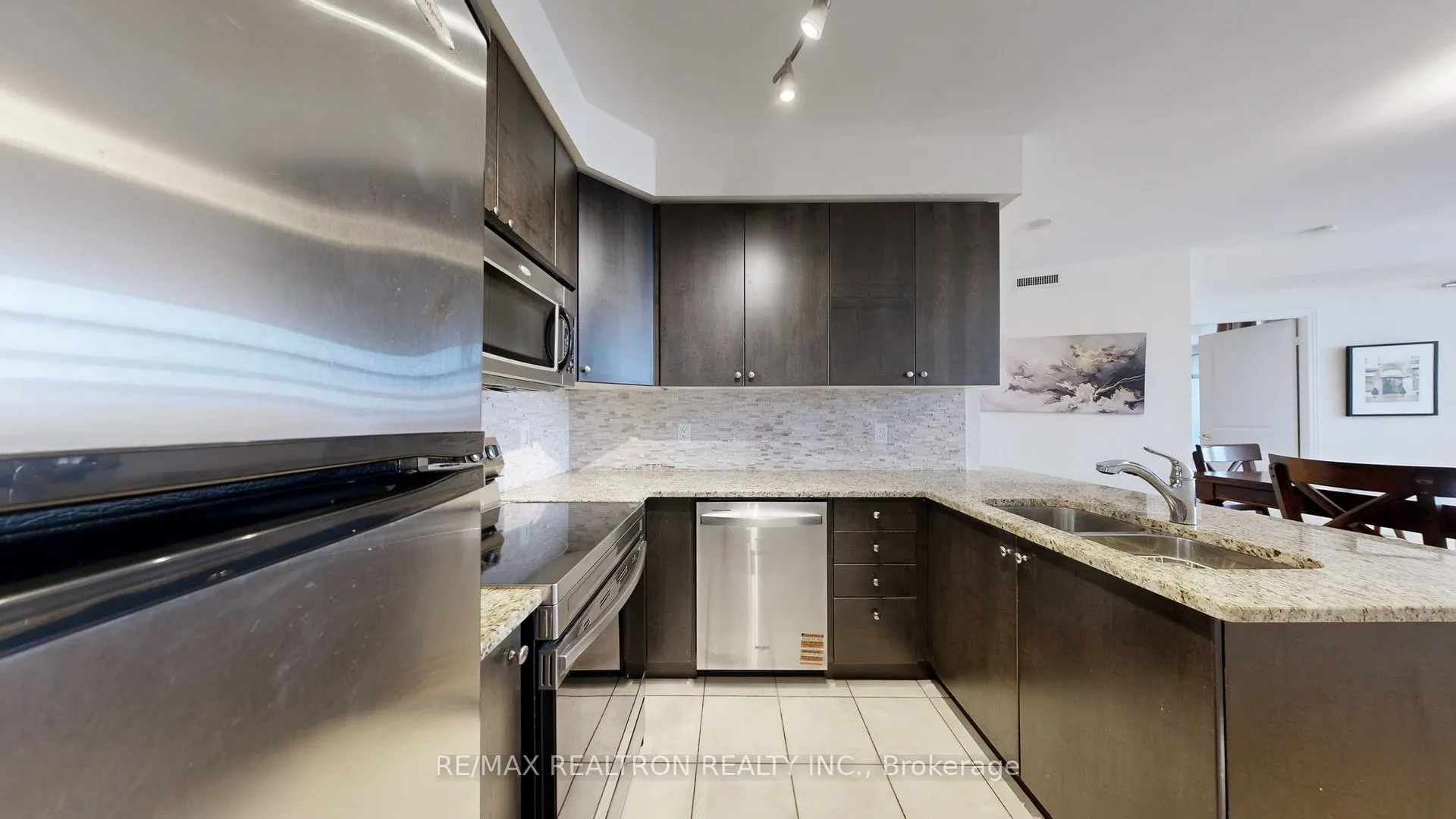 9225 Jane Street #401