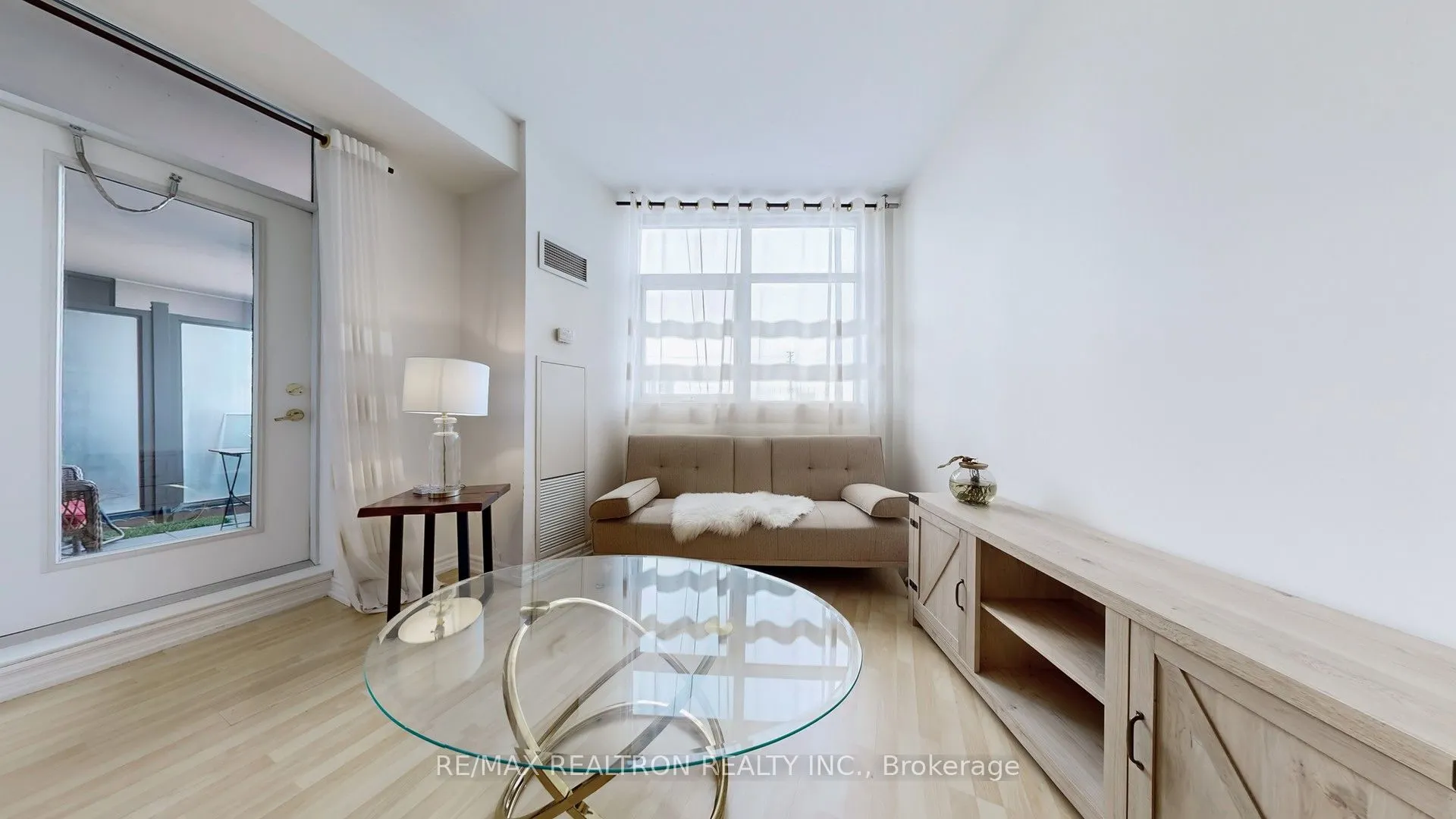 9225 Jane Street #401