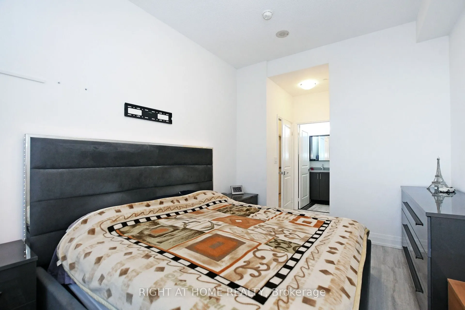 3600 Hwy 7 Road, #720