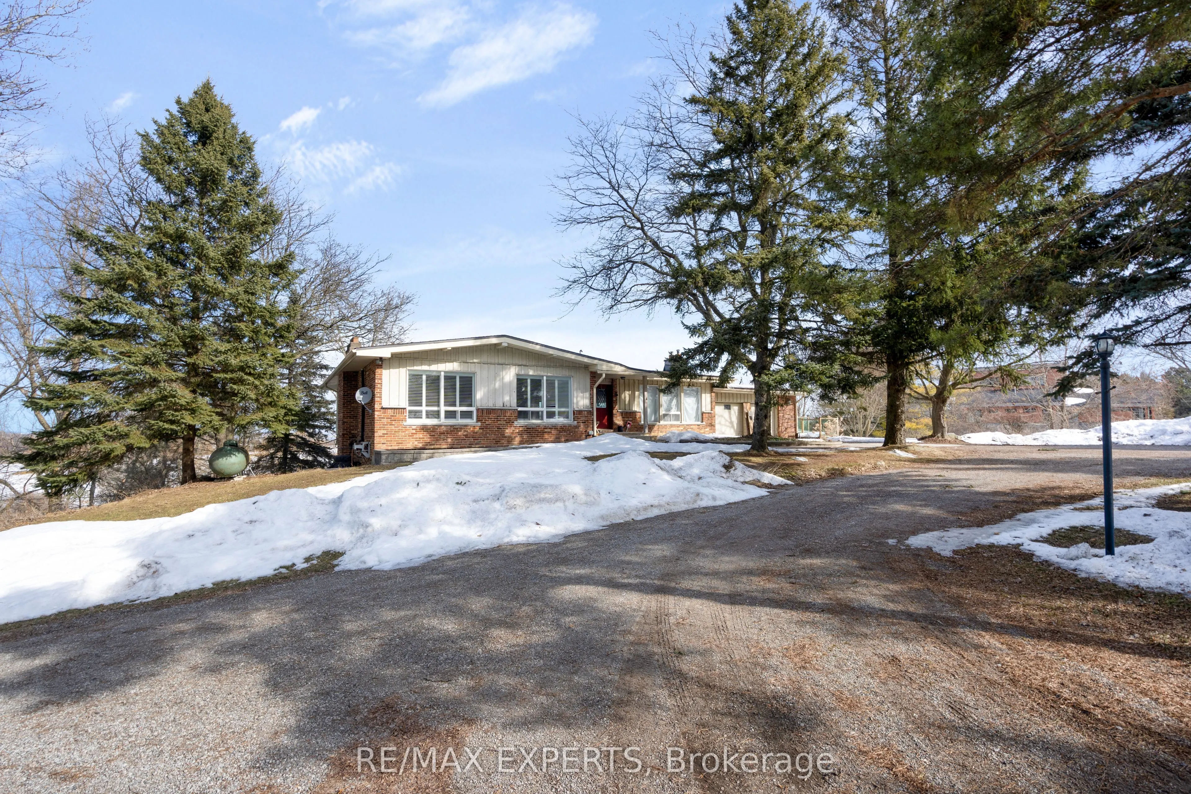 5780 17th Side Road
