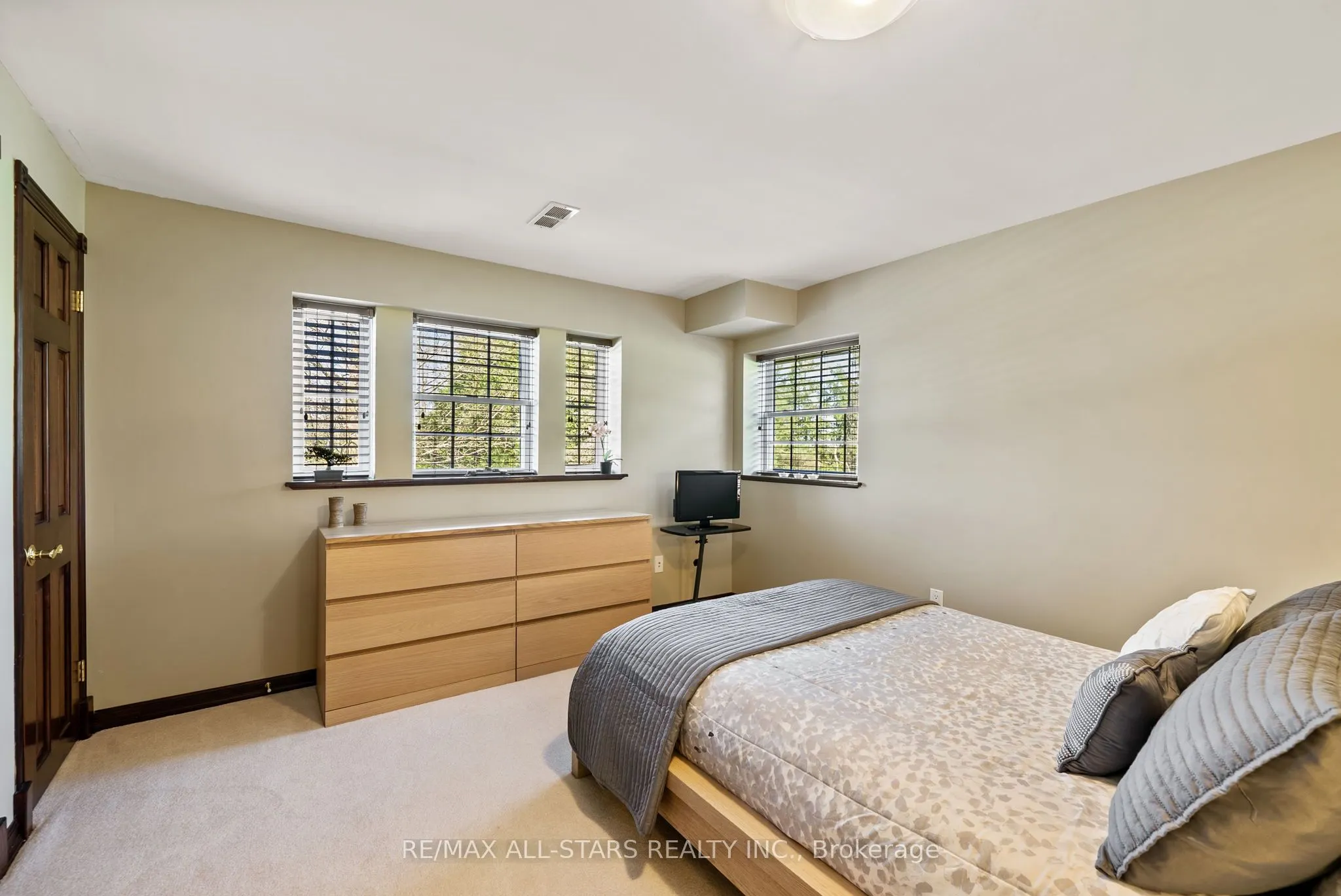396 Ashworth Road