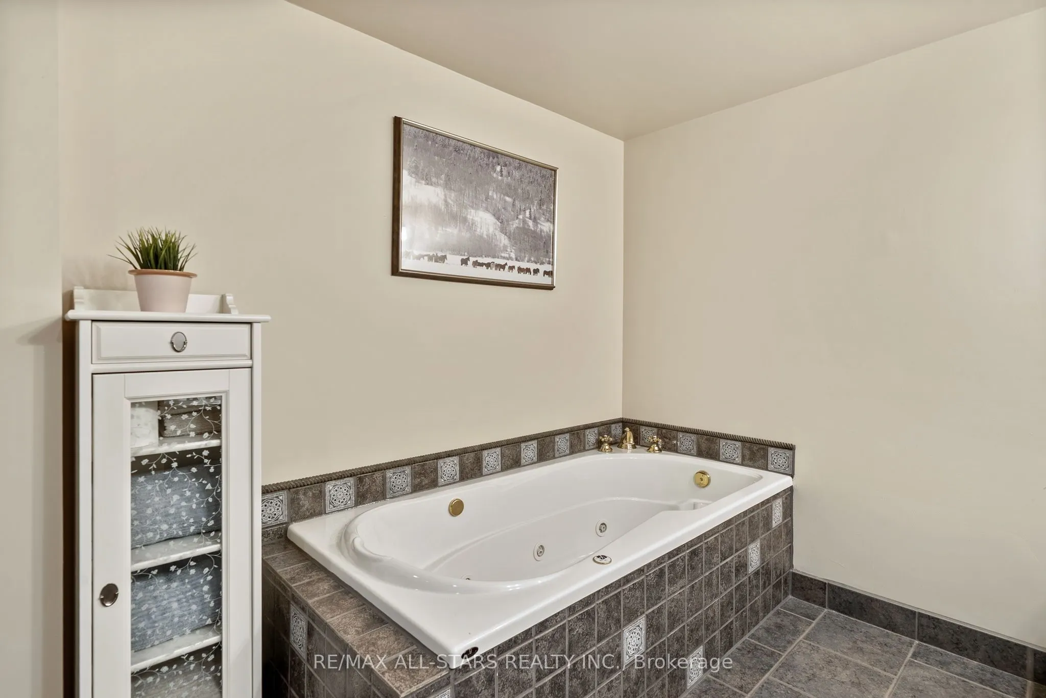 396 Ashworth Road