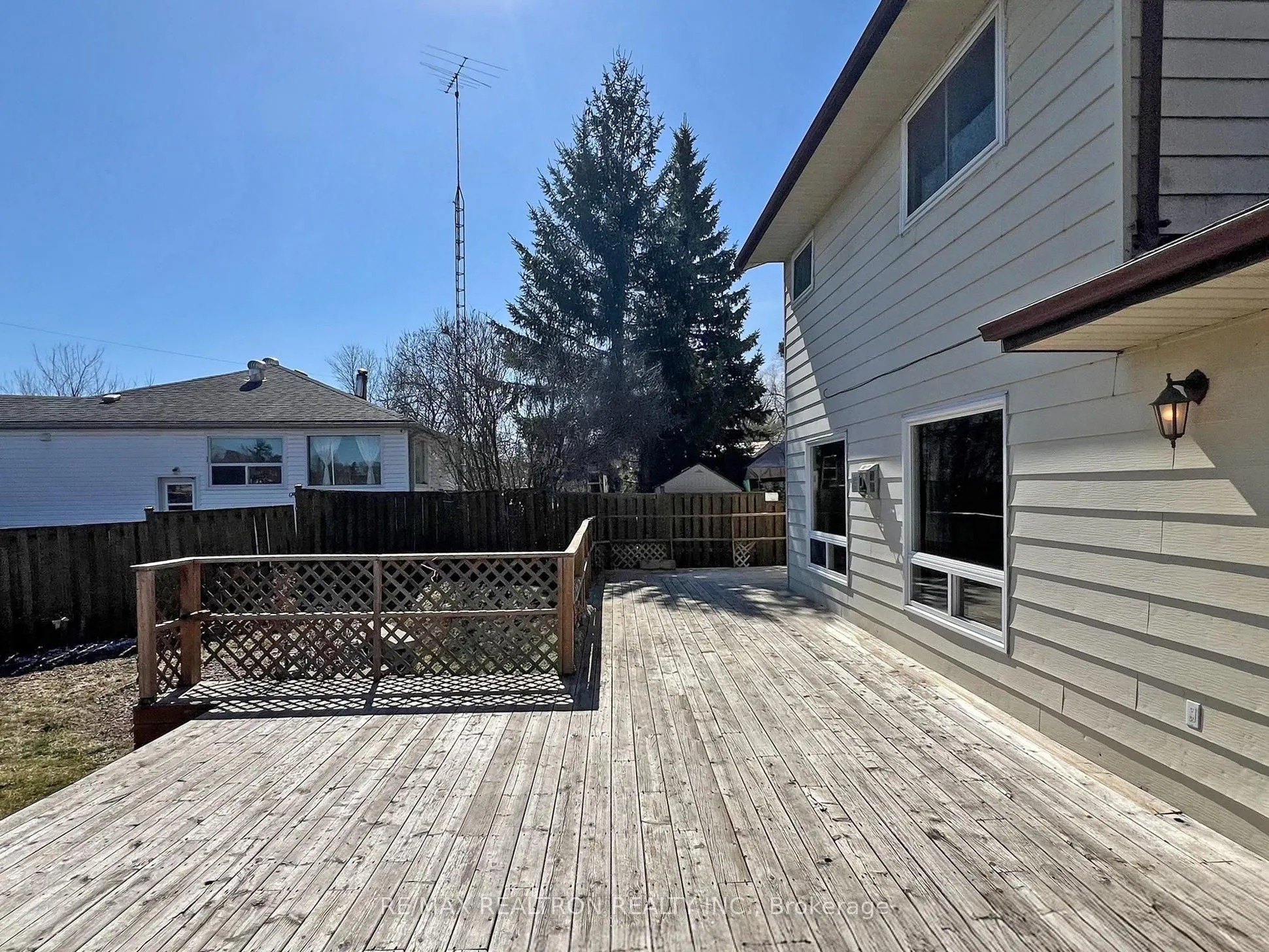 25 Shirlea Boulevard