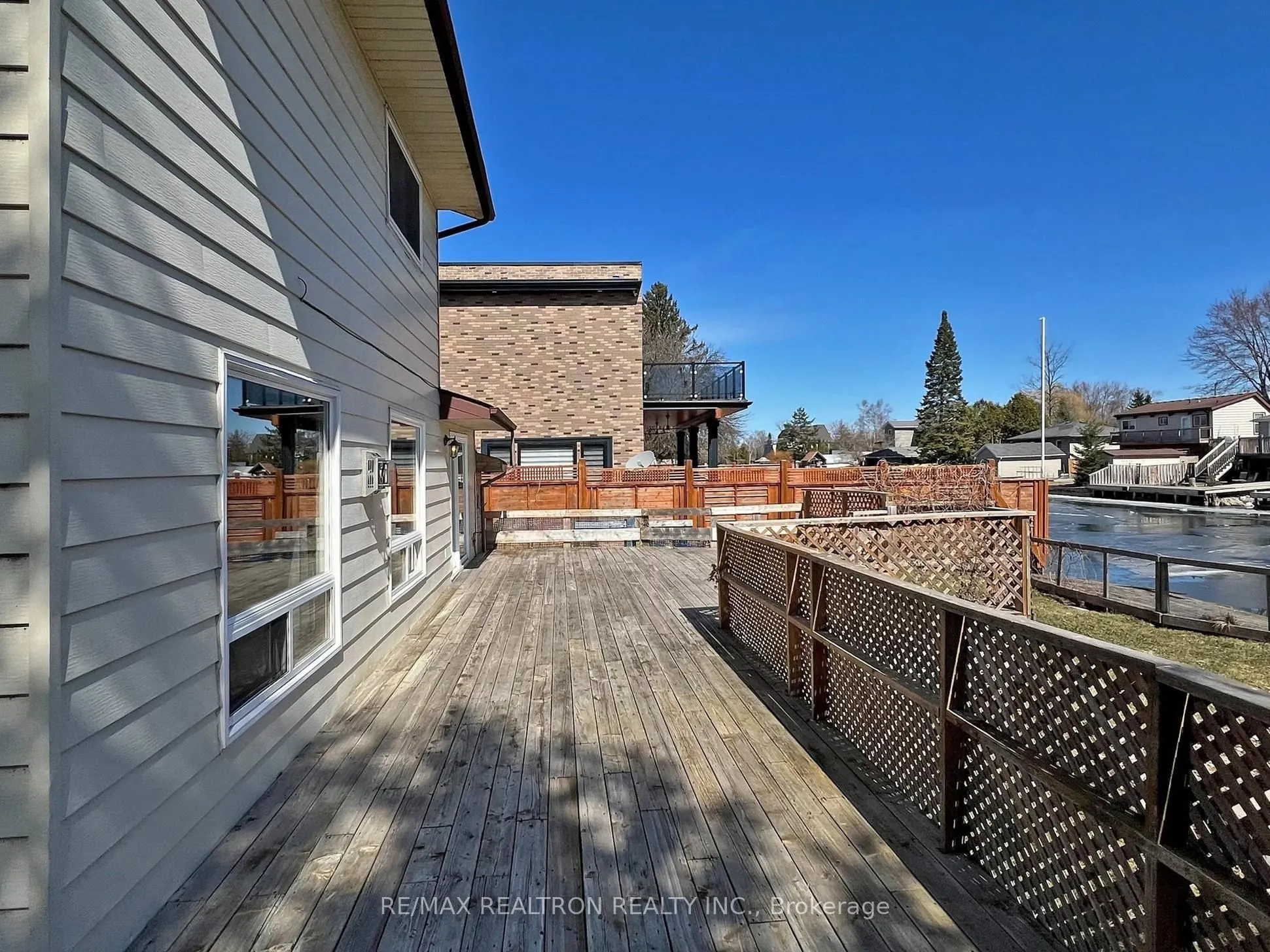 25 Shirlea Boulevard