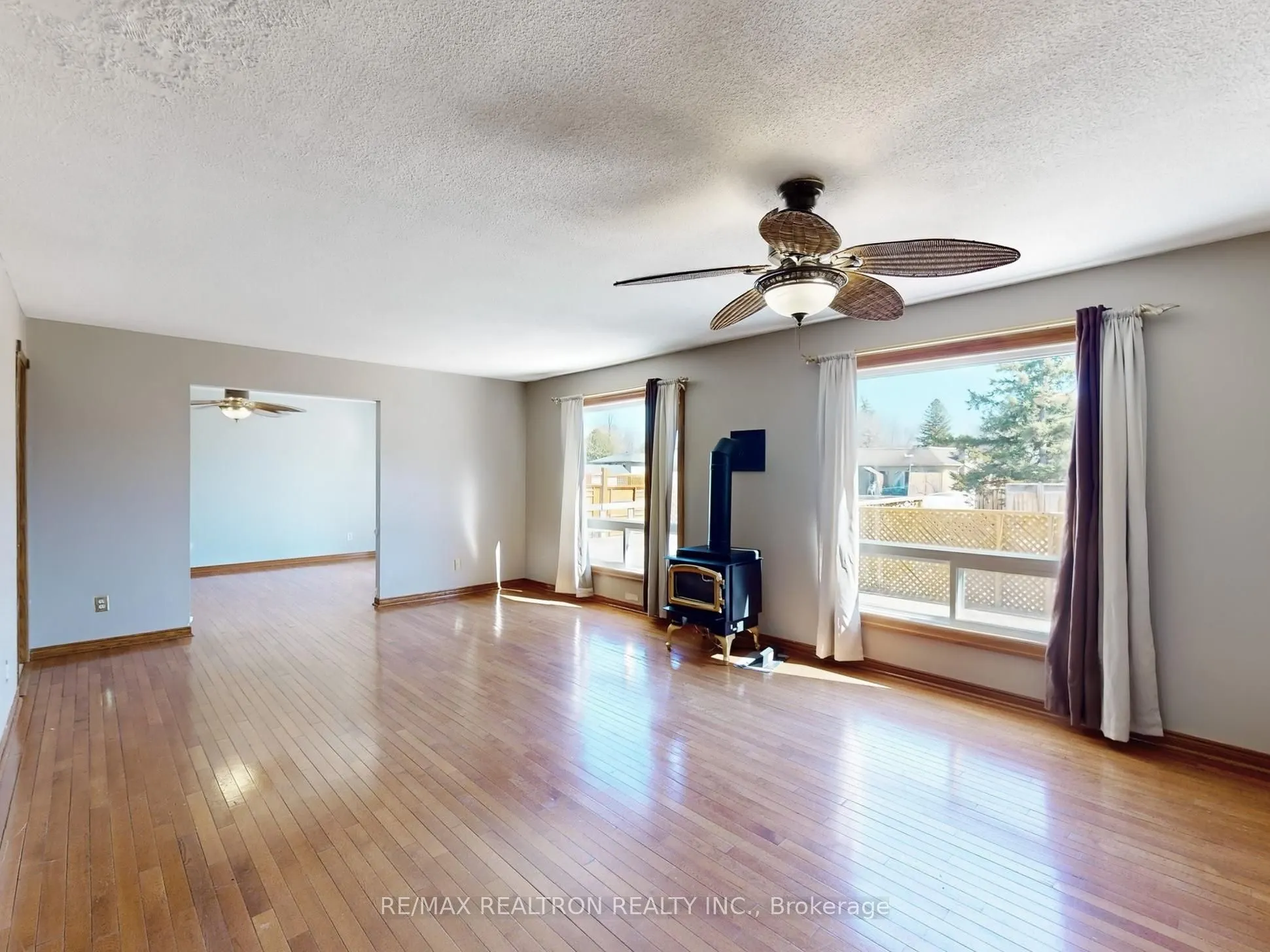 25 Shirlea Boulevard