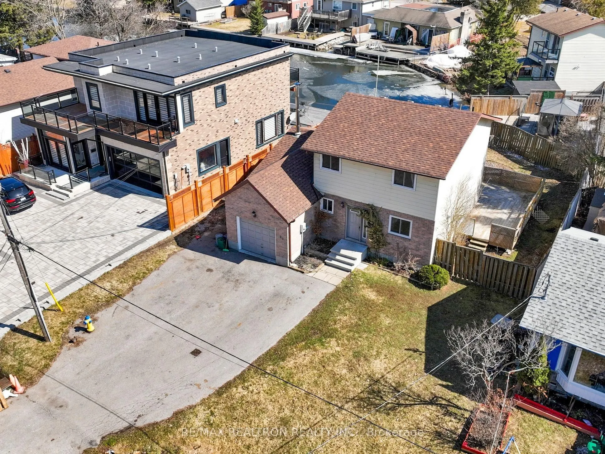 25 Shirlea Boulevard