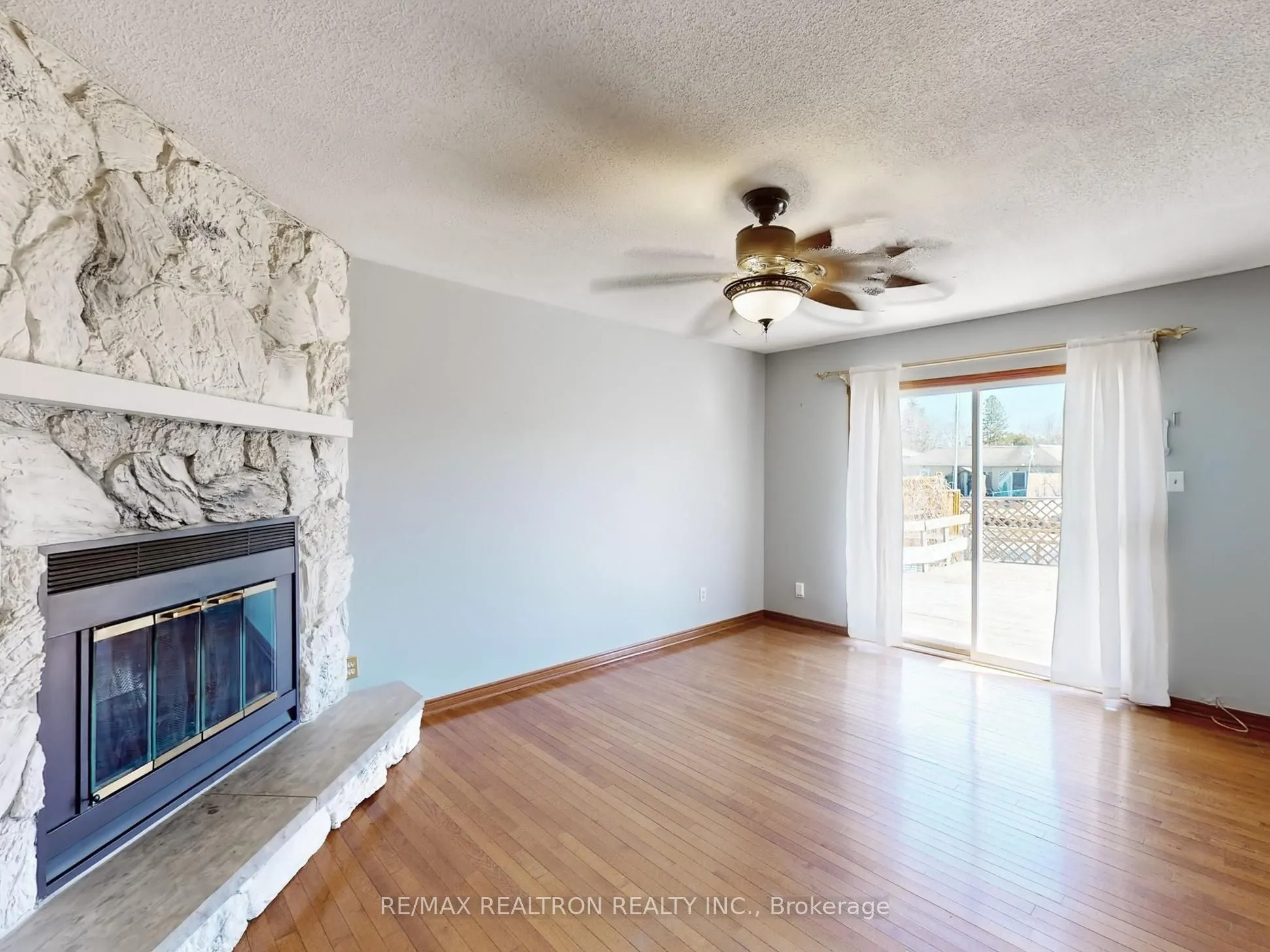 25 Shirlea Boulevard