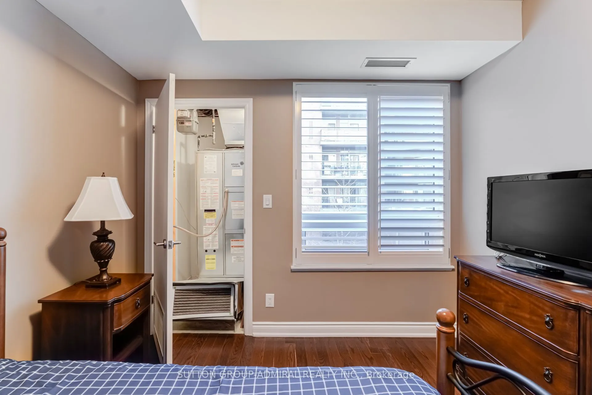 281 Woodbridge Avenue, #342