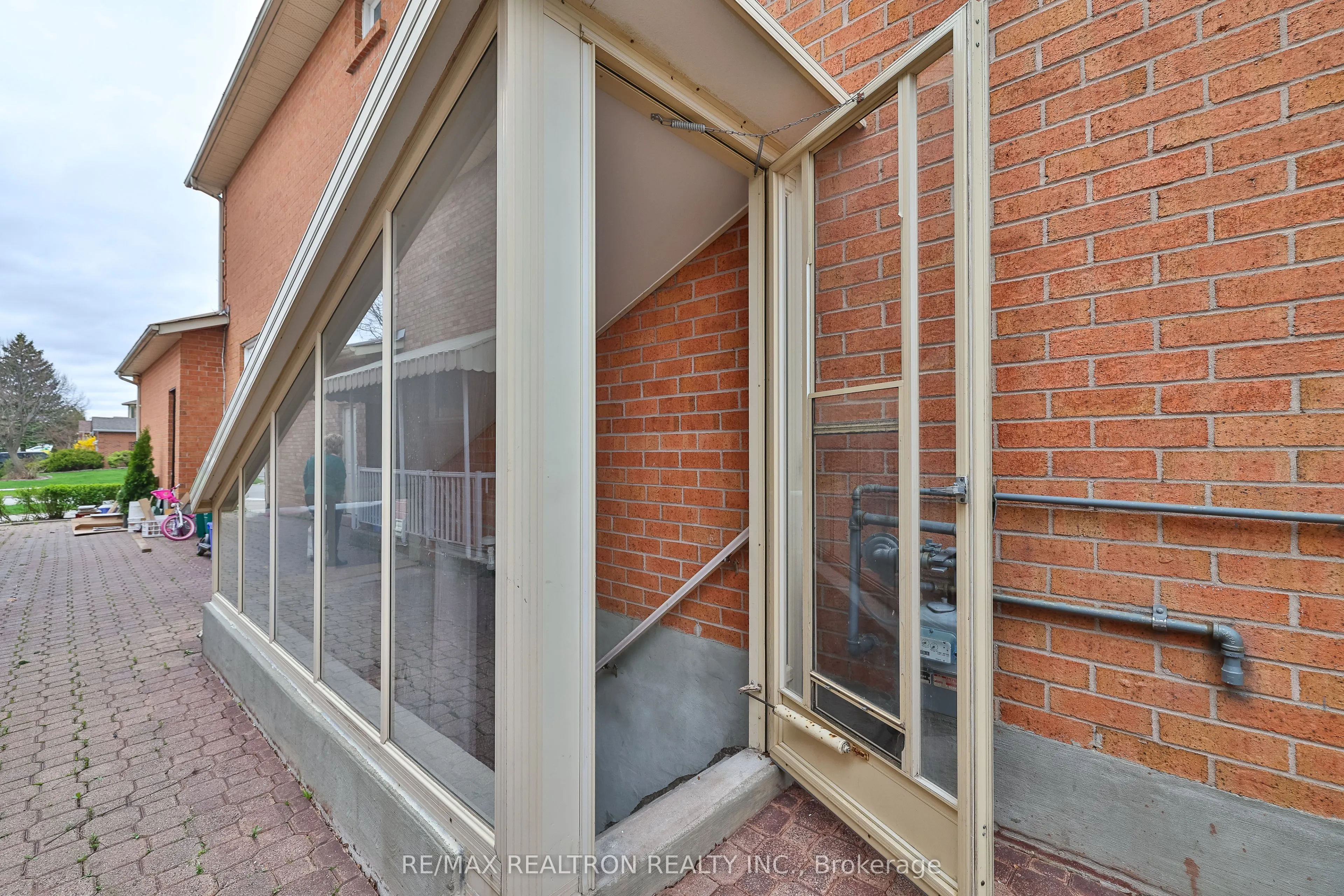212 Barhill Road
