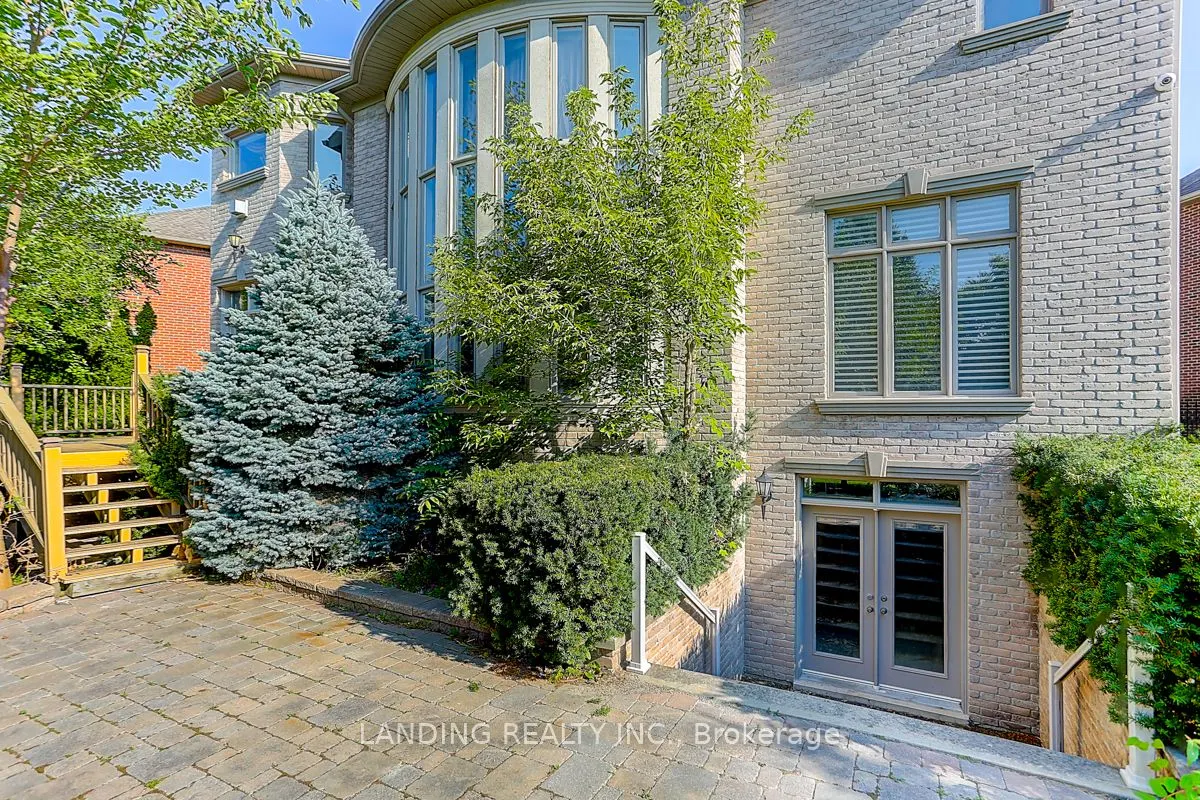 33 Winterport Court