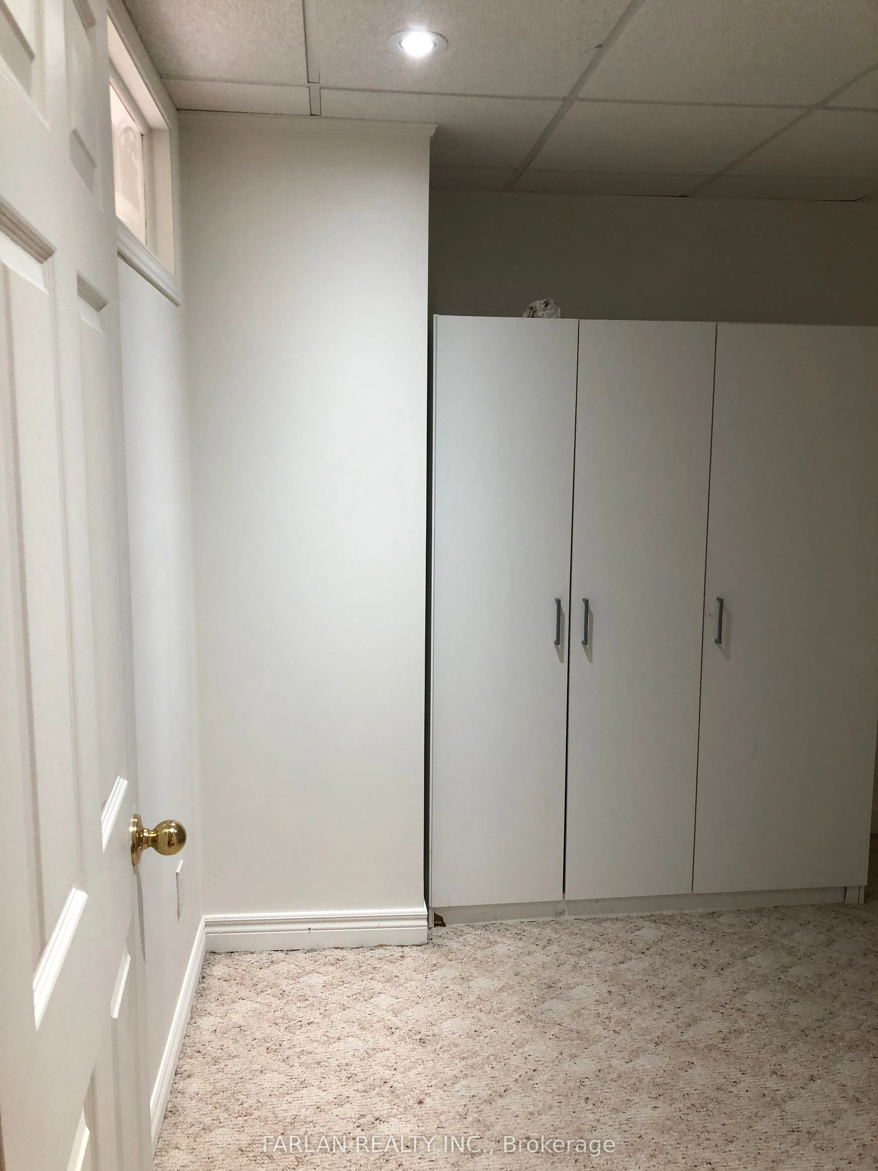 25 Desert View Crescent