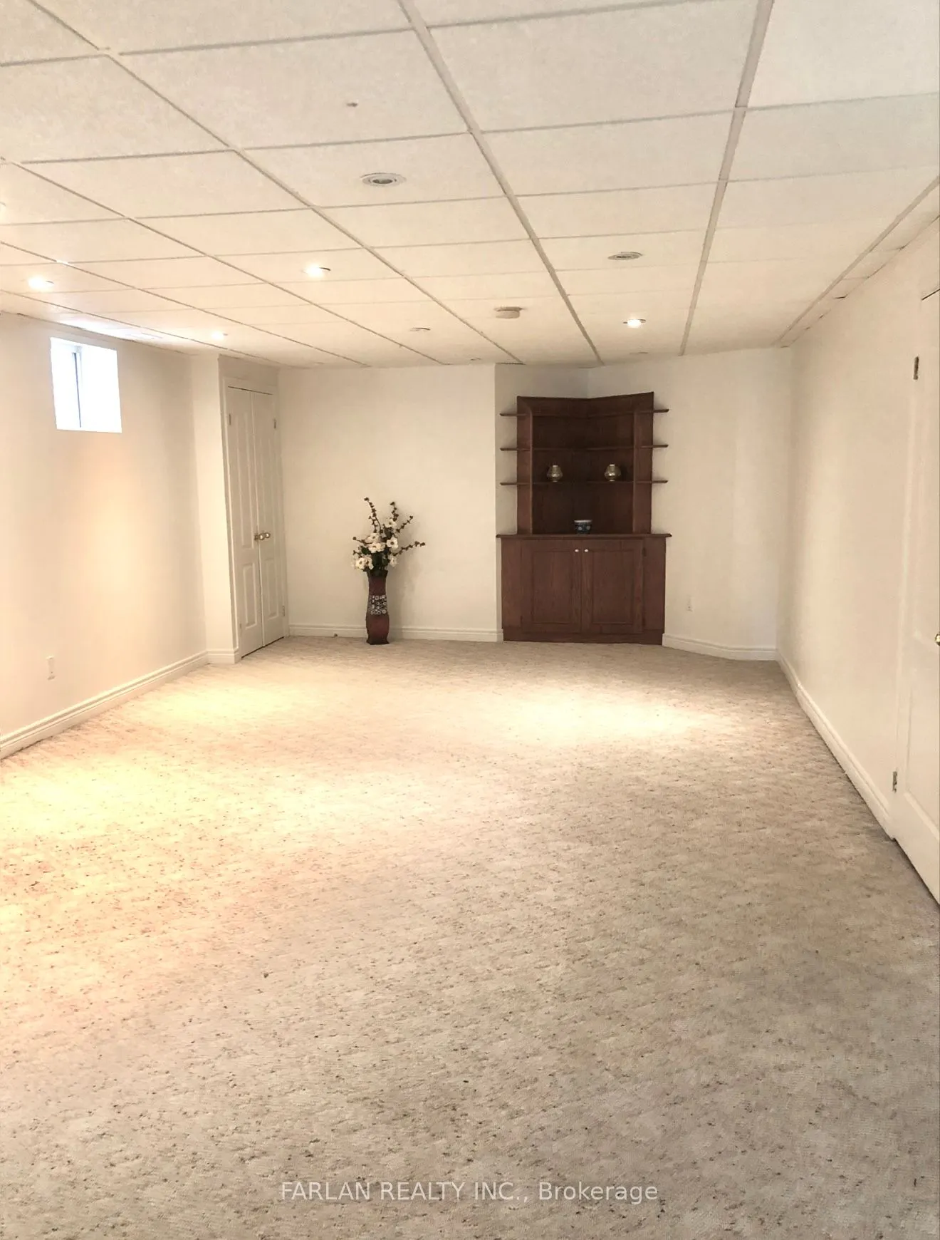 25 Desert View Crescent