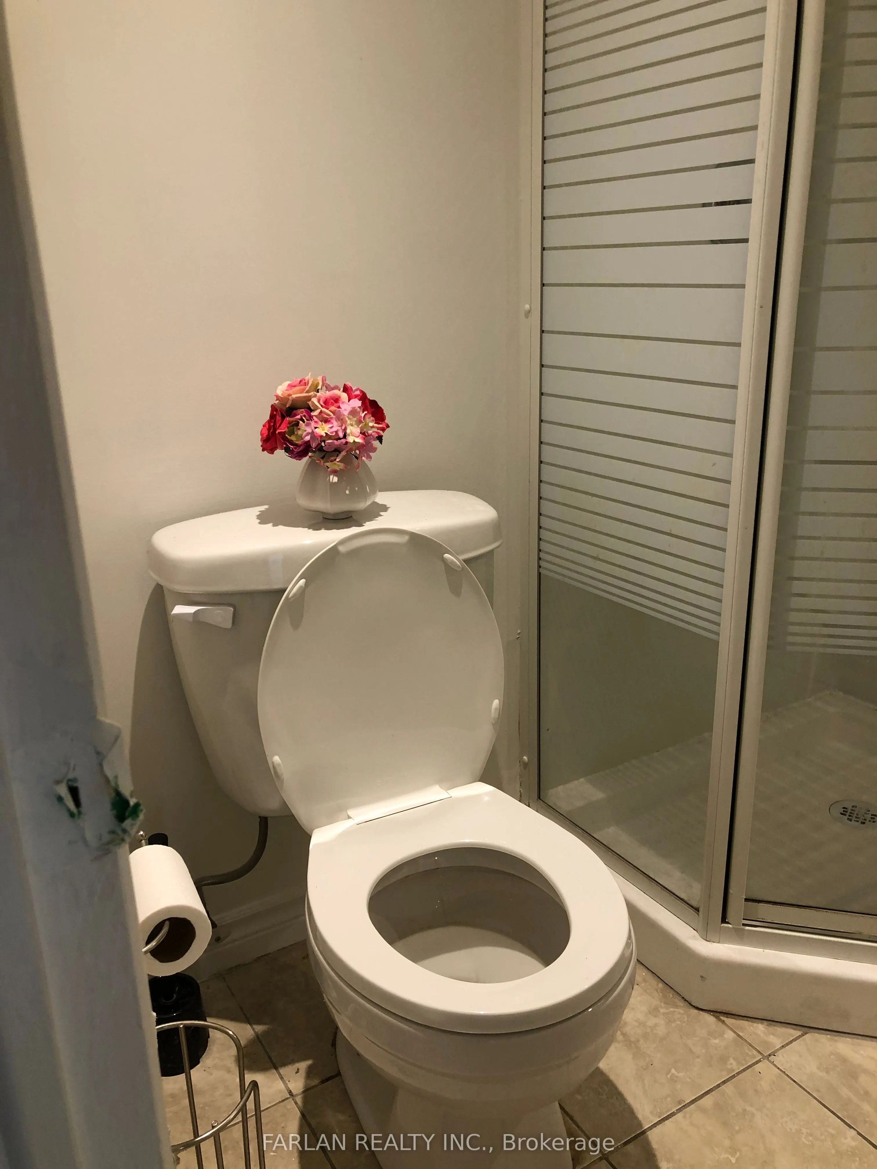 25 Desert View Crescent