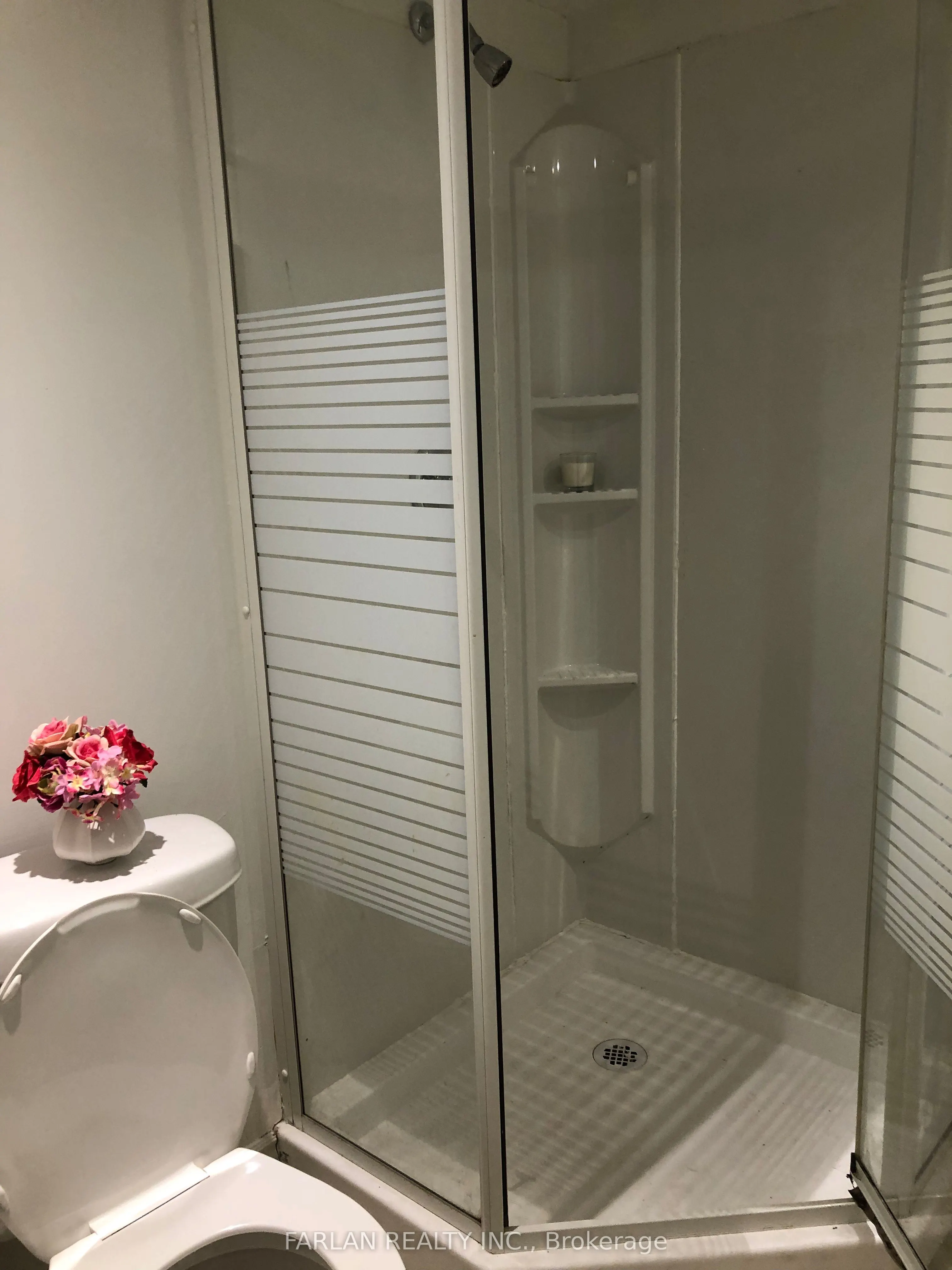 25 Desert View Crescent