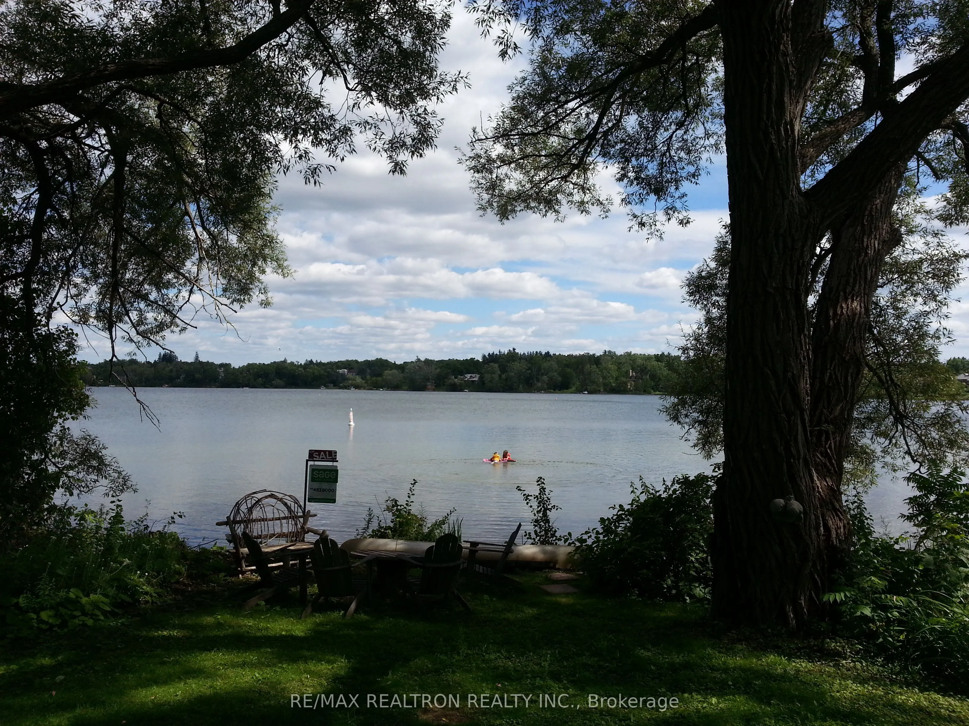 225 Lakeland Crescent