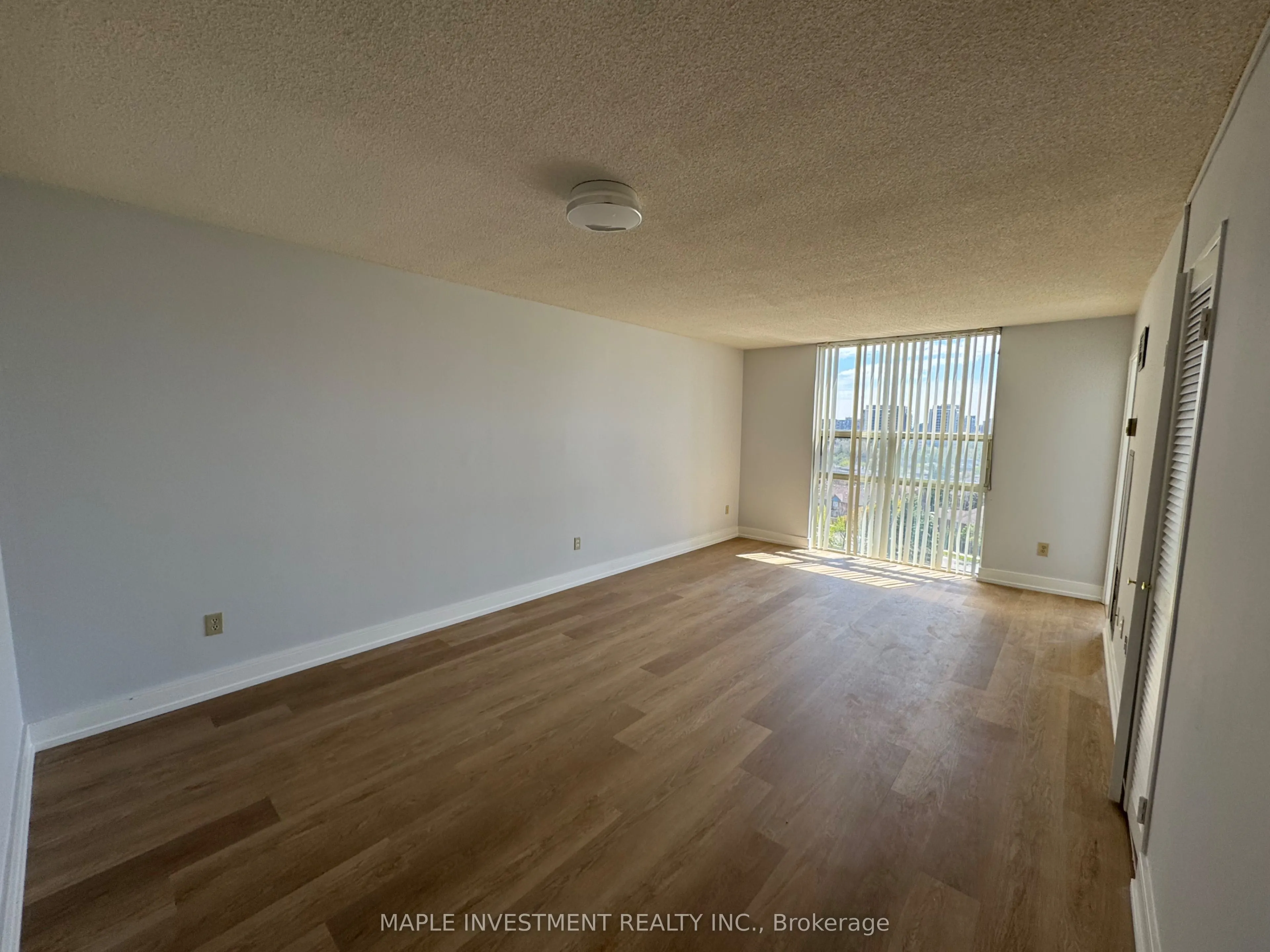 40 Harding Boulevard W, #1006