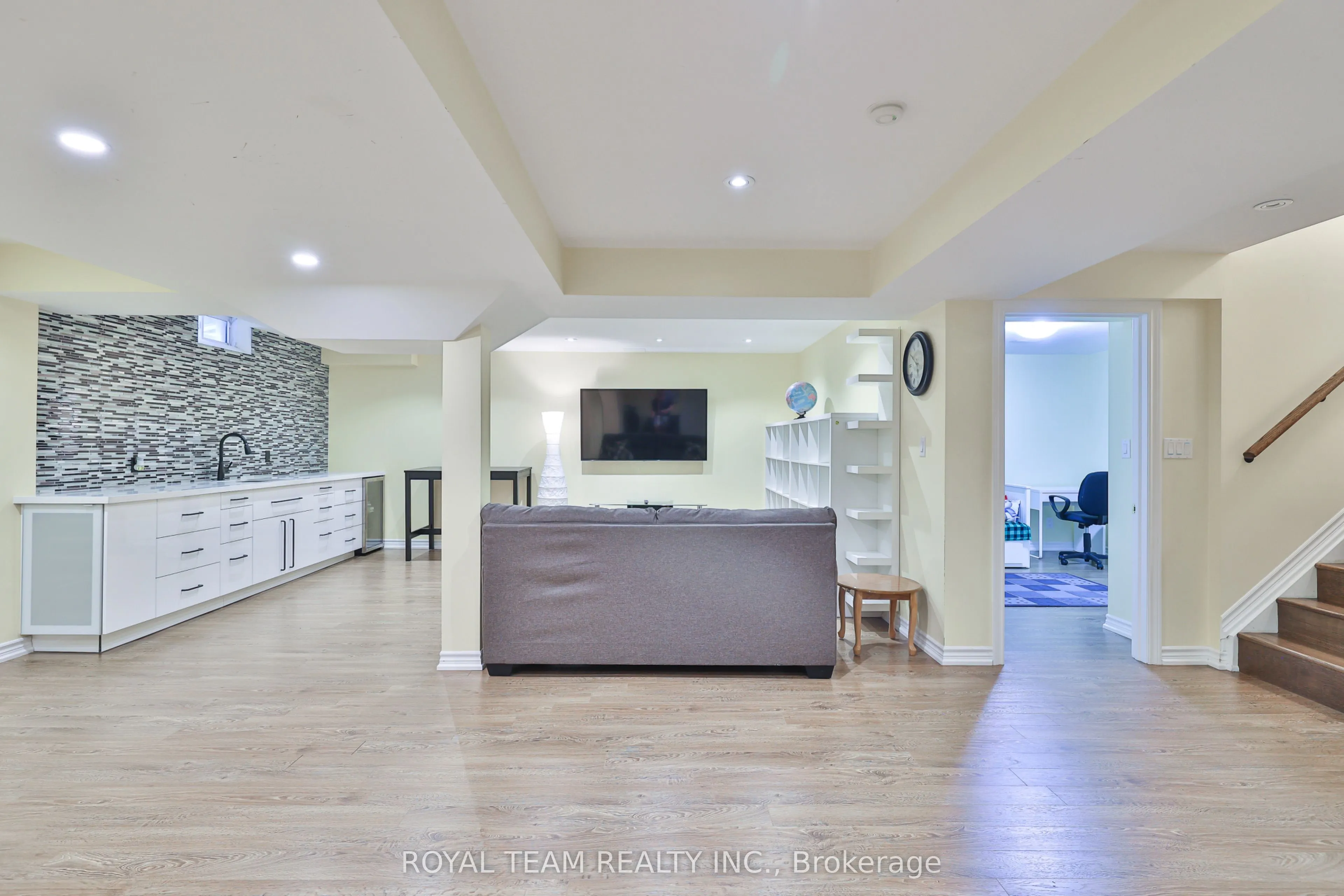 2 Gleave Court
