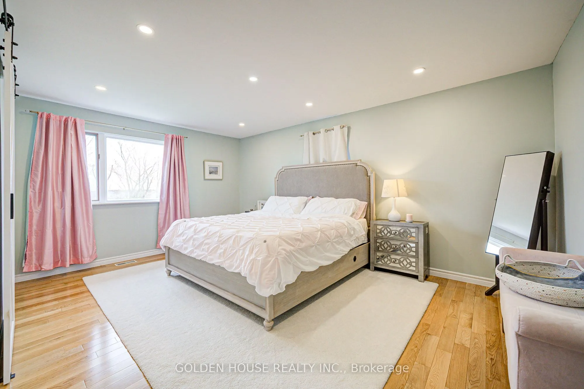 53 West Park Heights