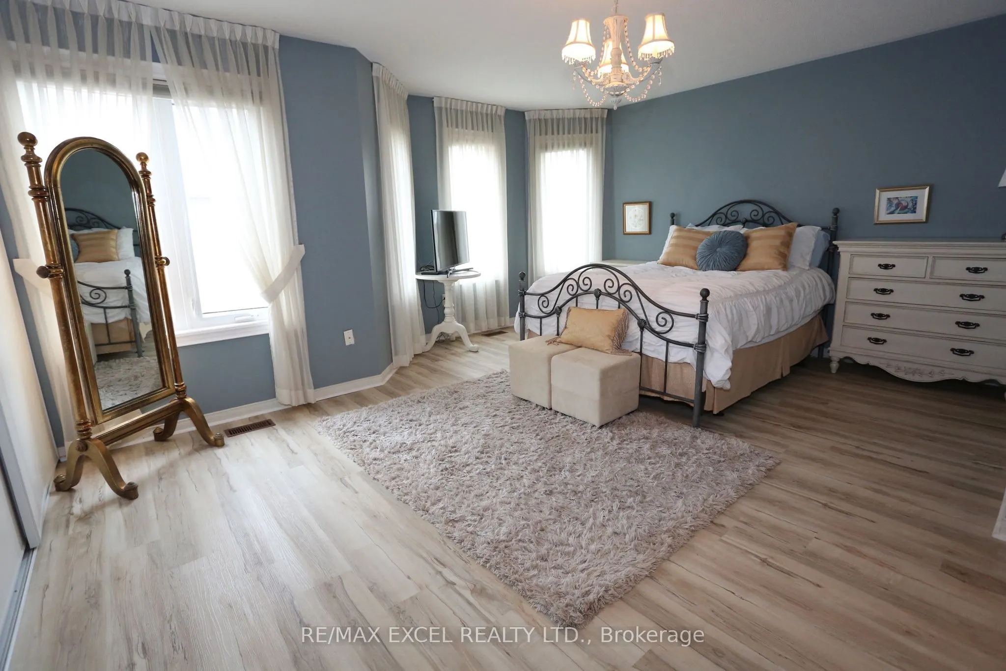 735 New Westminster Drive, #37