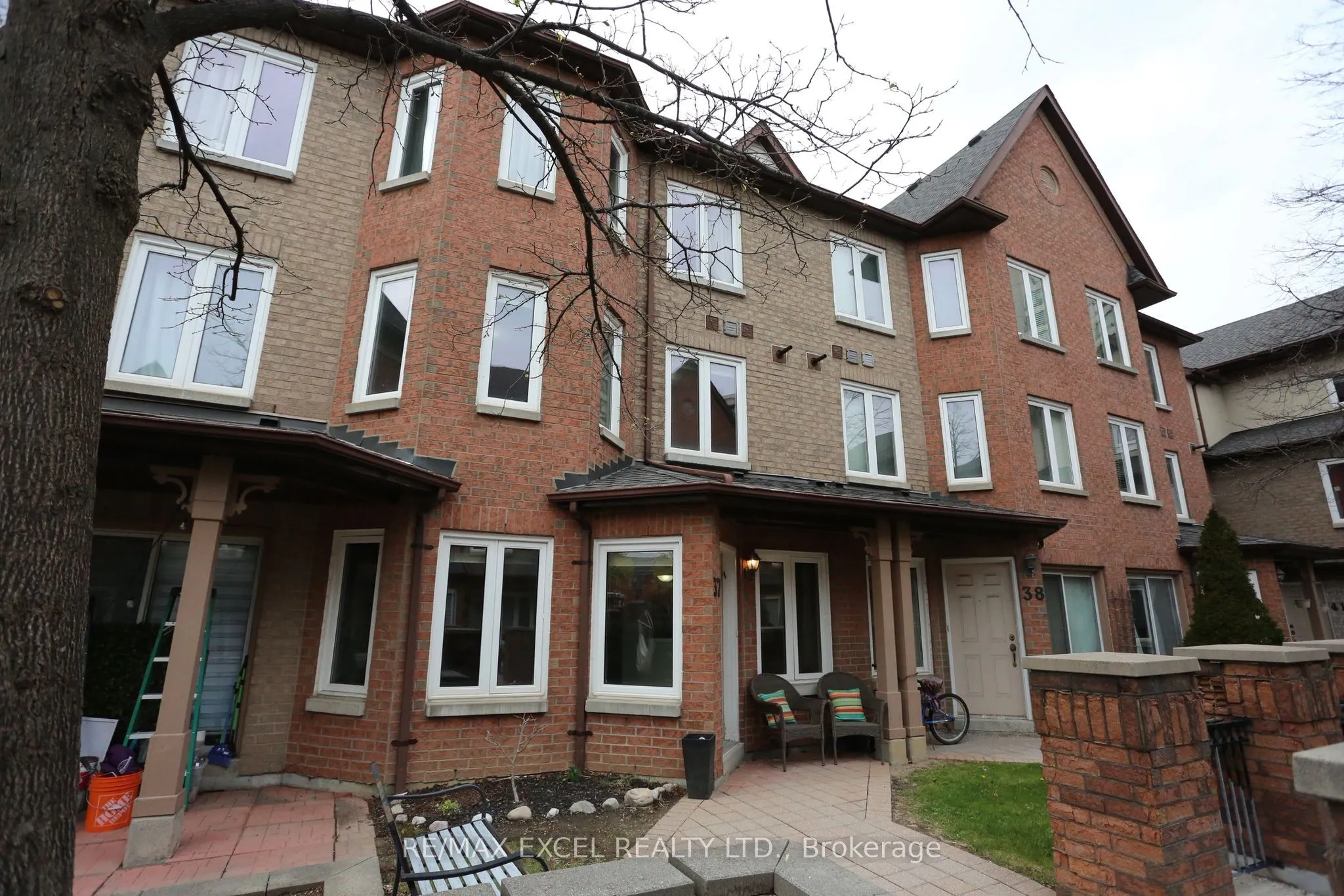 735 New Westminster Drive, #37