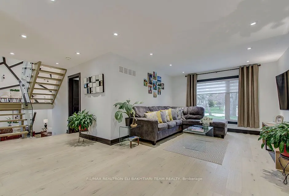 56 Cynthia Crescent