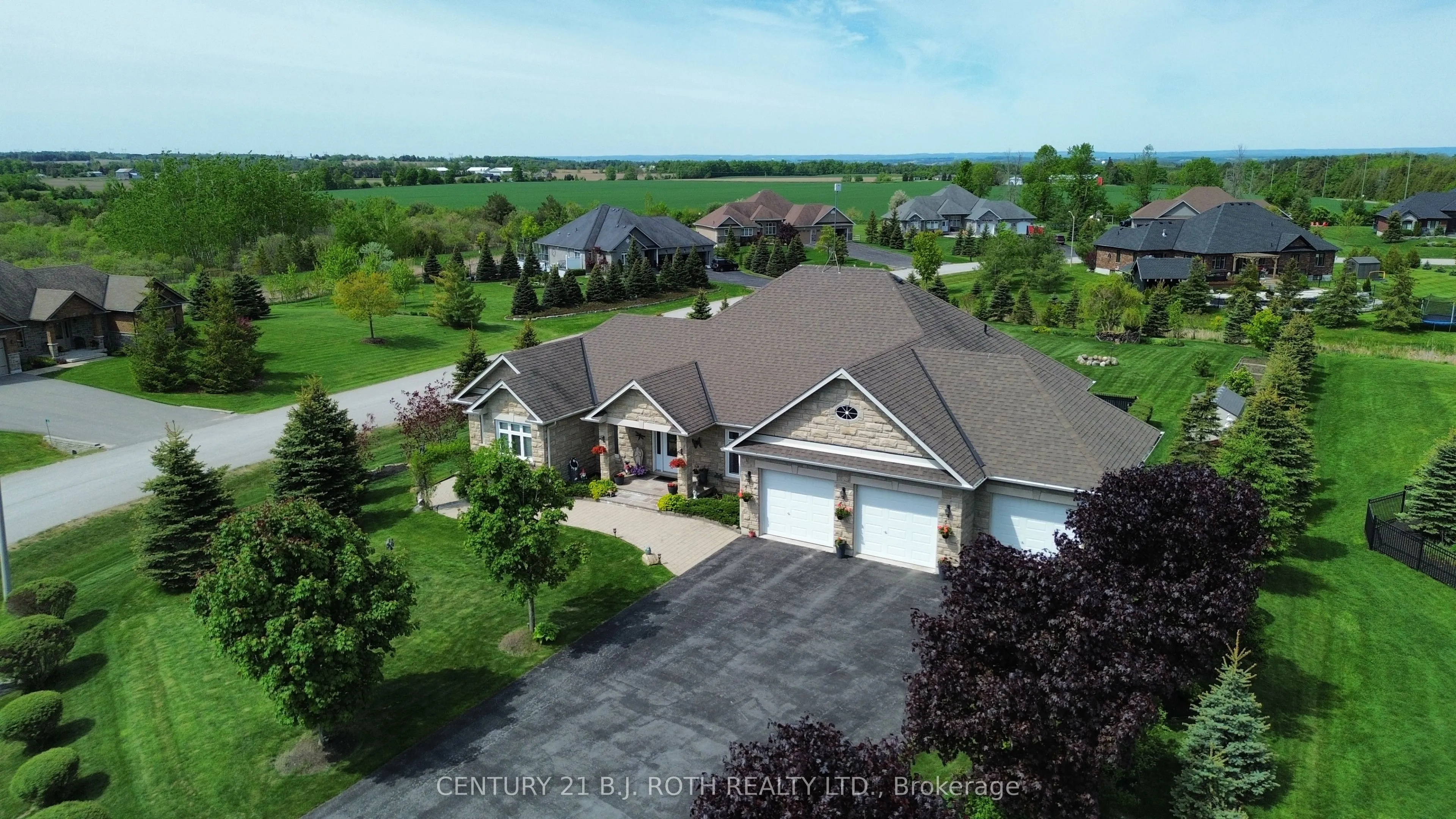 10 BROLLEY Crescent
