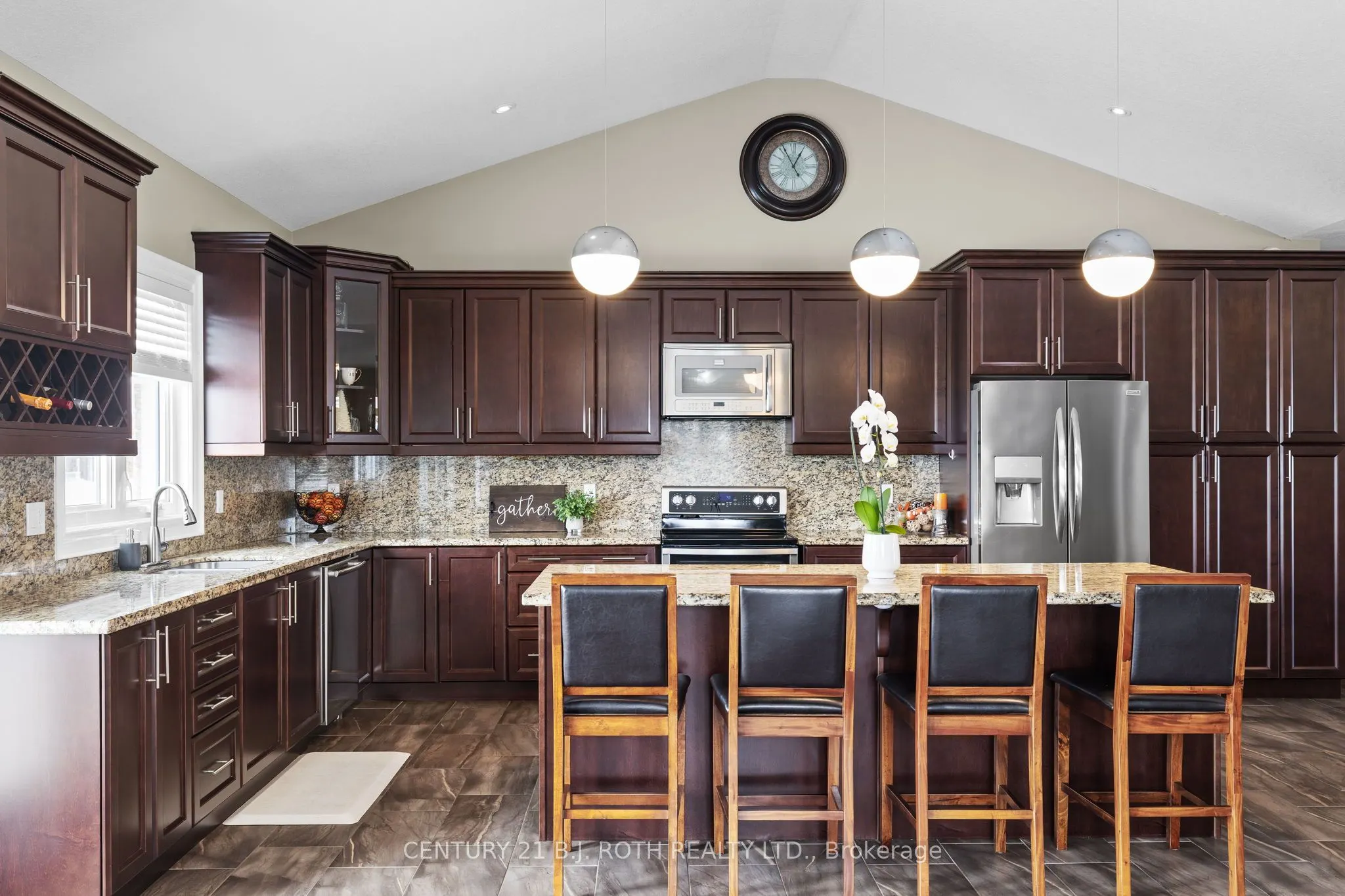 10 BROLLEY Crescent