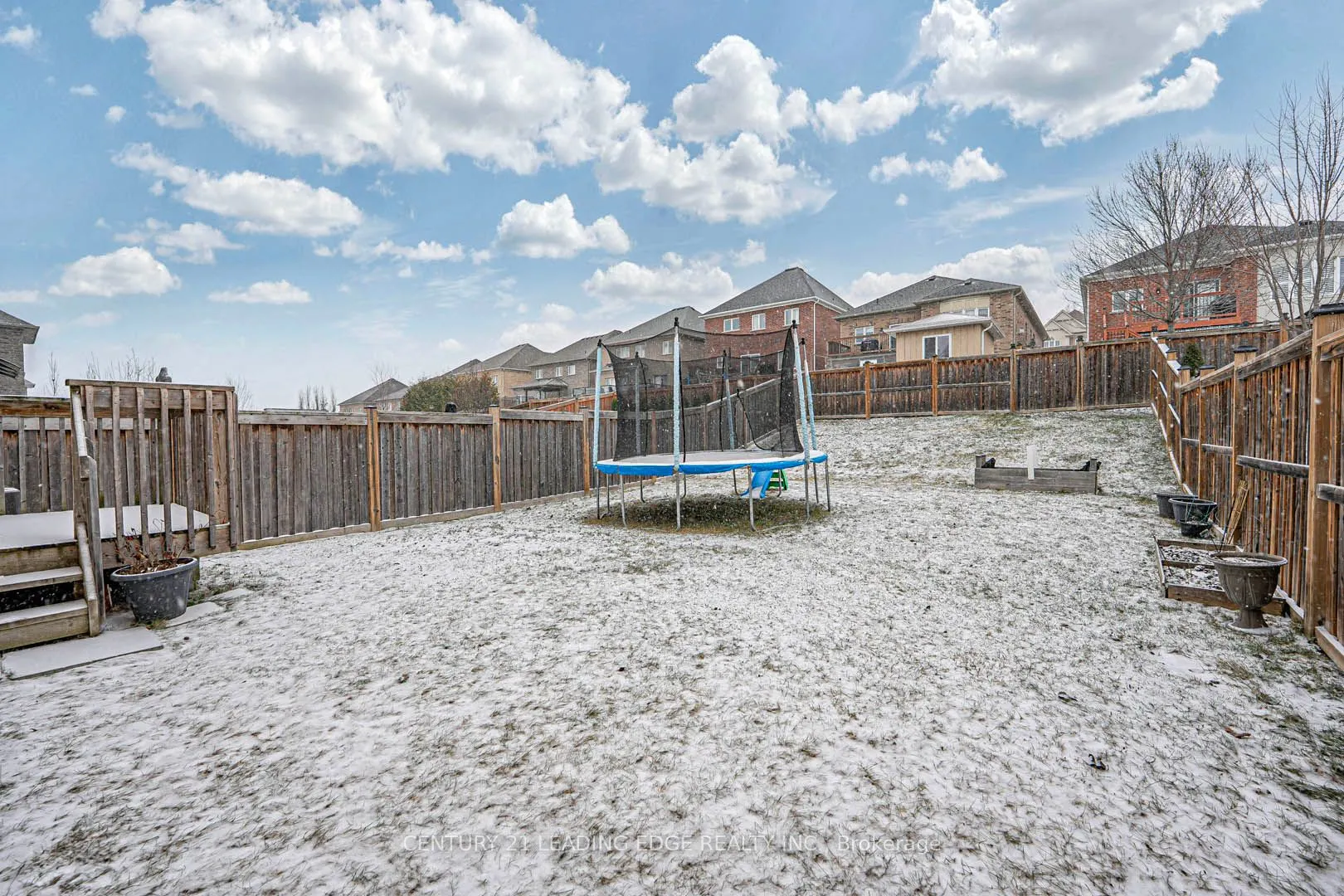 87 Ridge Gate Crescent