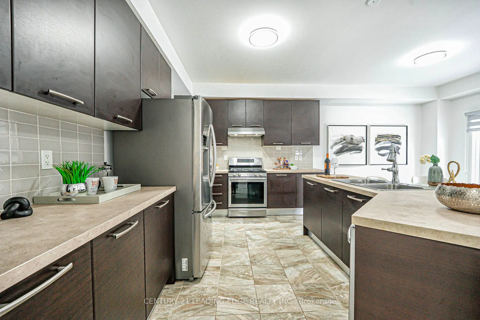 87 Ridge Gate Crescent