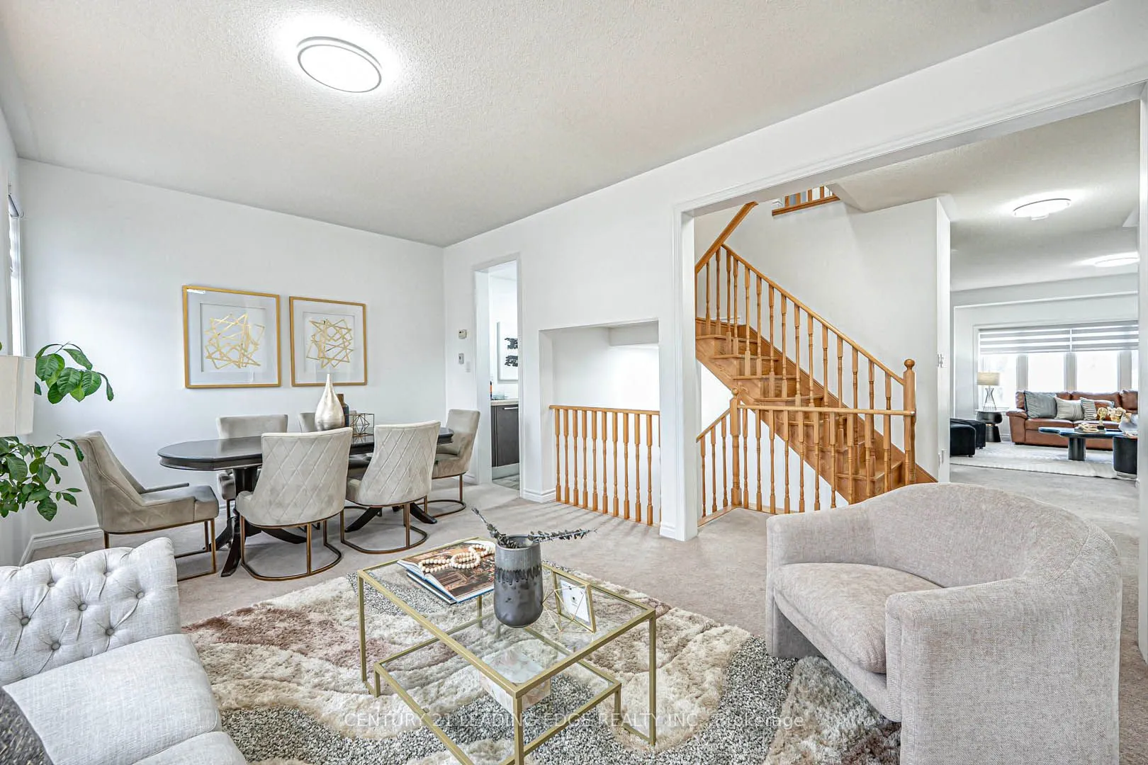 87 Ridge Gate Crescent