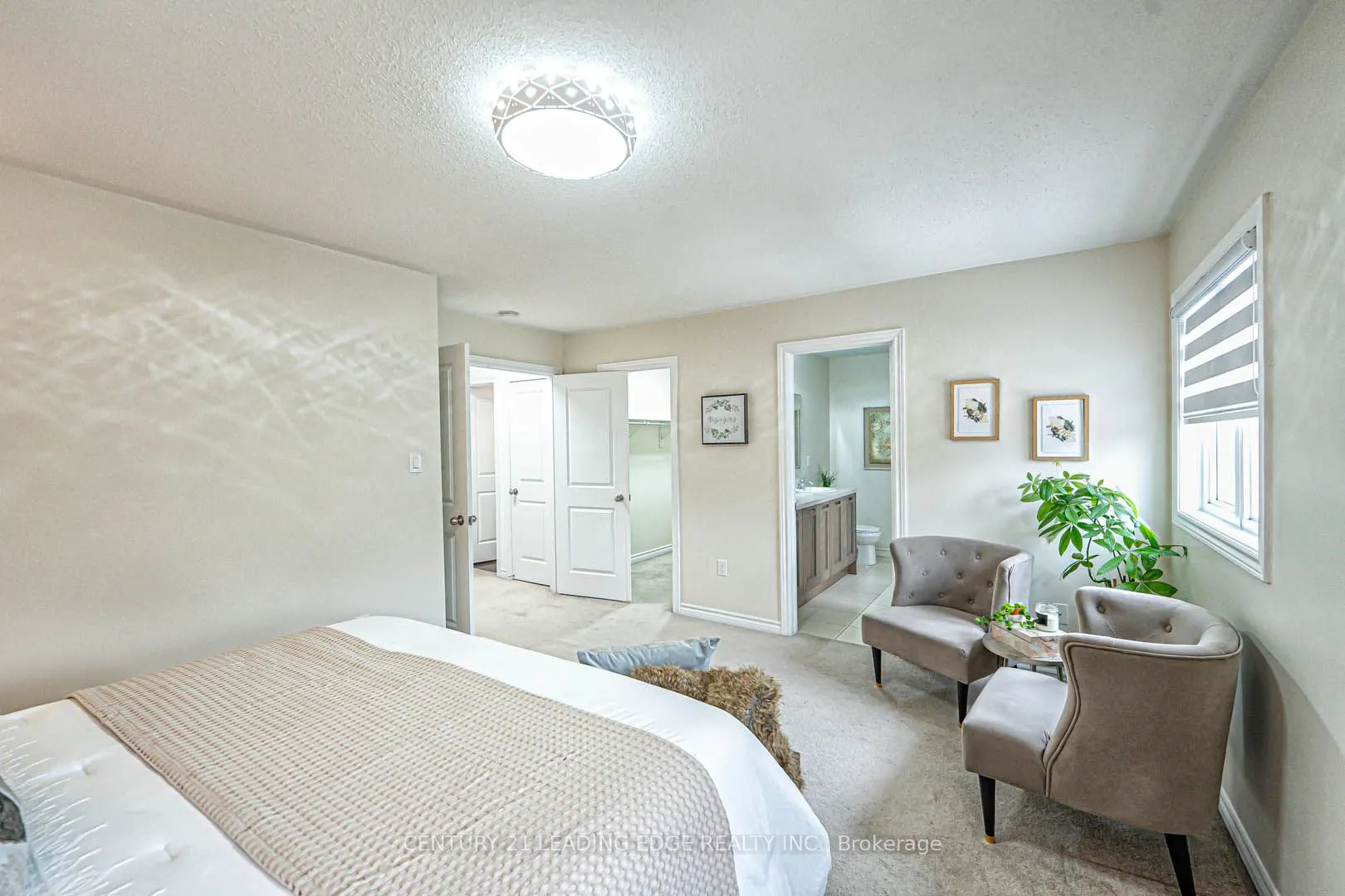 87 Ridge Gate Crescent