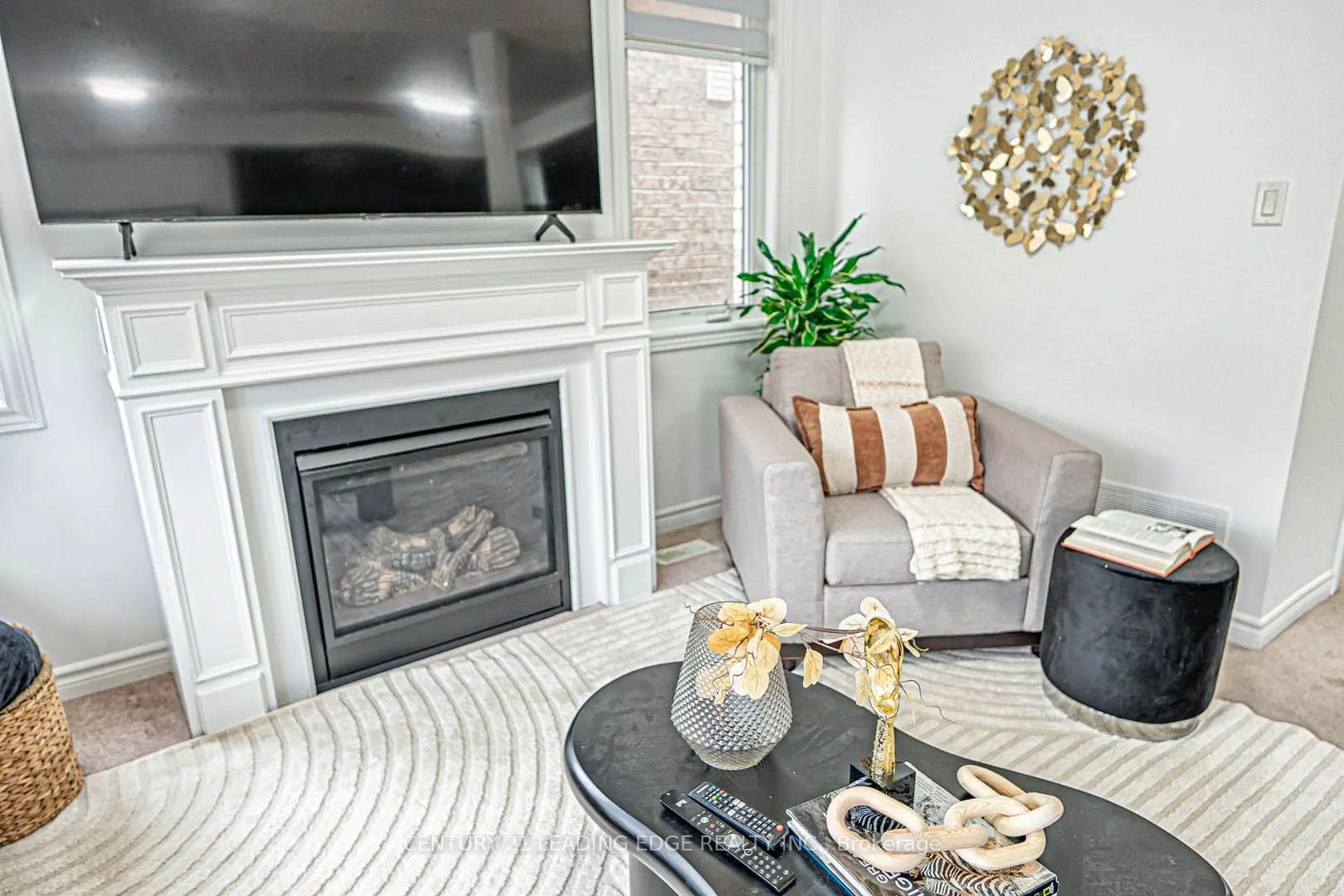 87 Ridge Gate Crescent