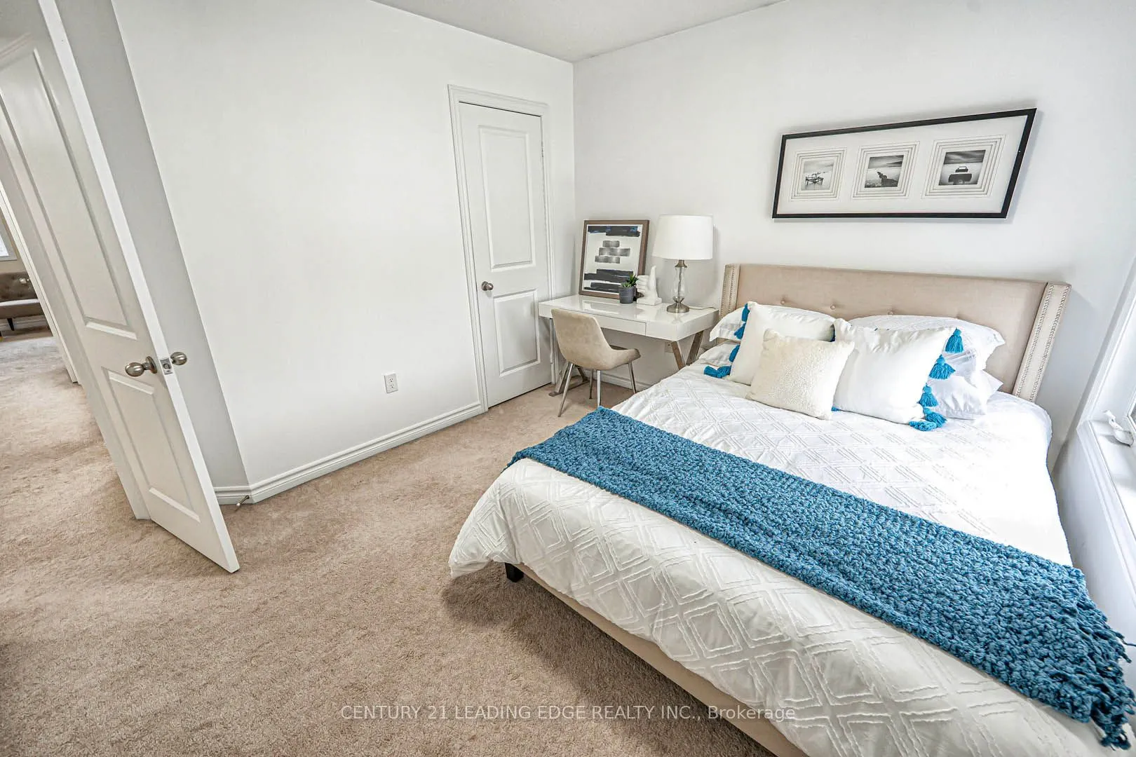 87 Ridge Gate Crescent