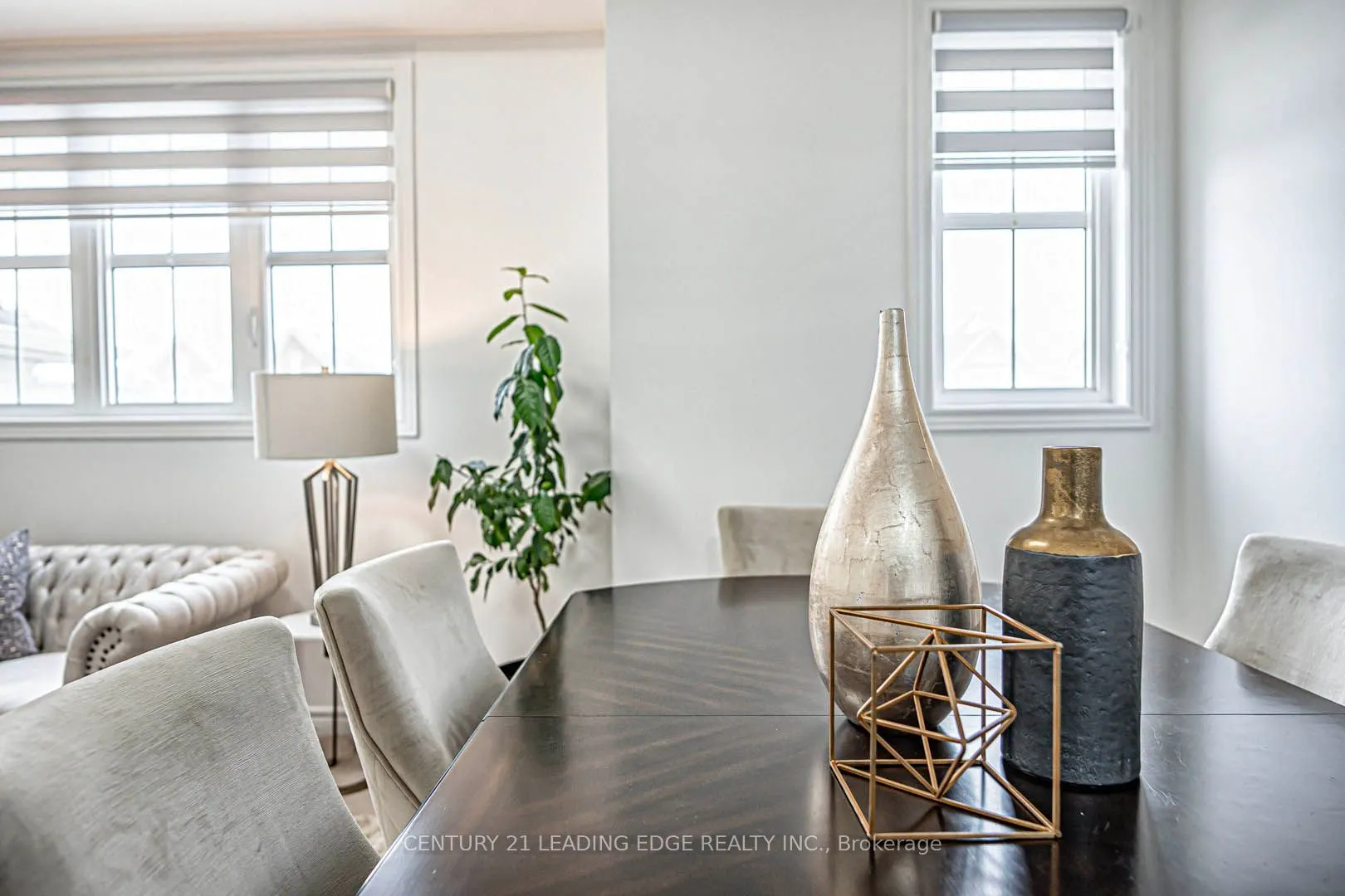 87 Ridge Gate Crescent