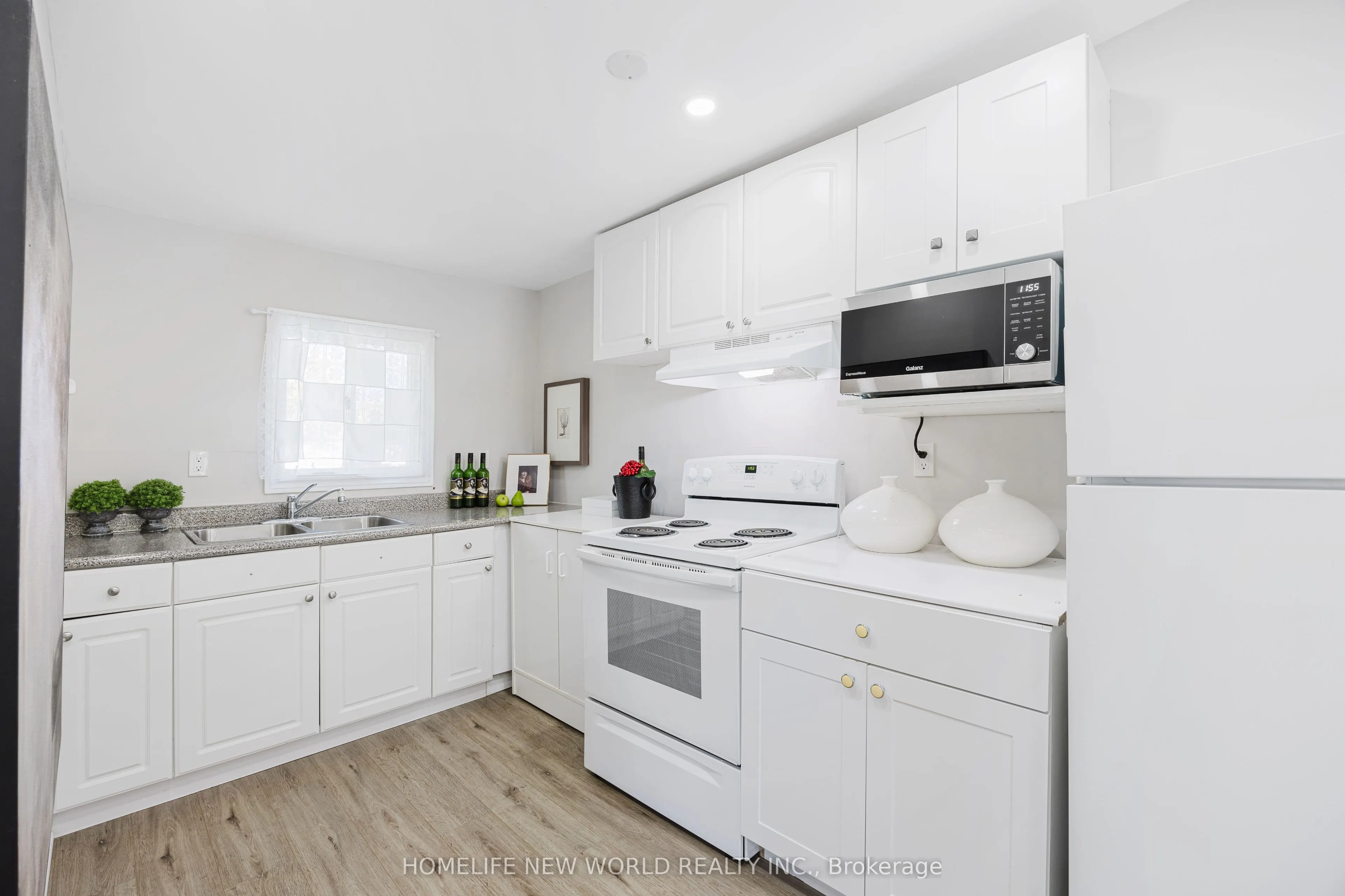 8&12 Mac Avenue