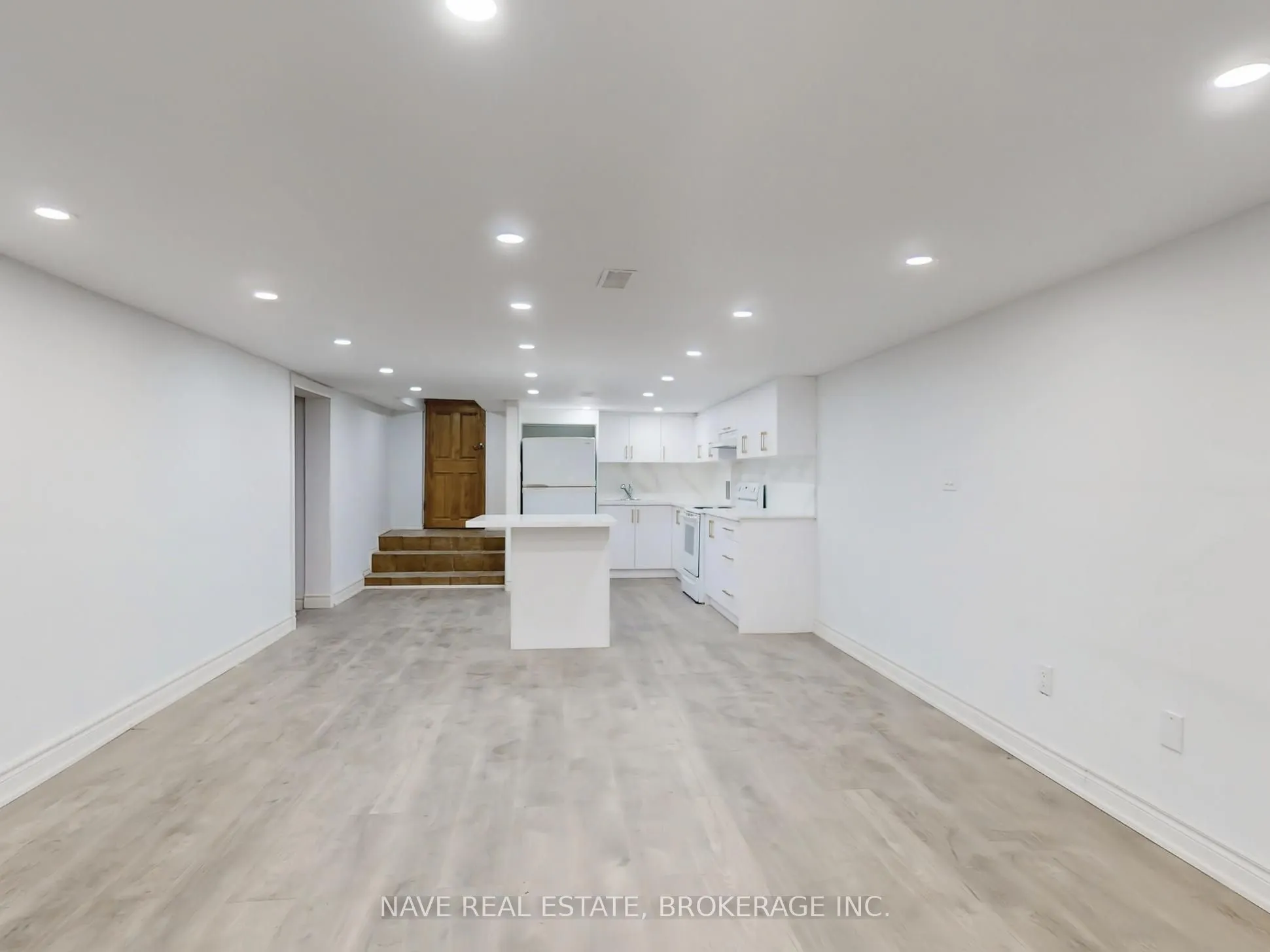 20015 Bathurst Street