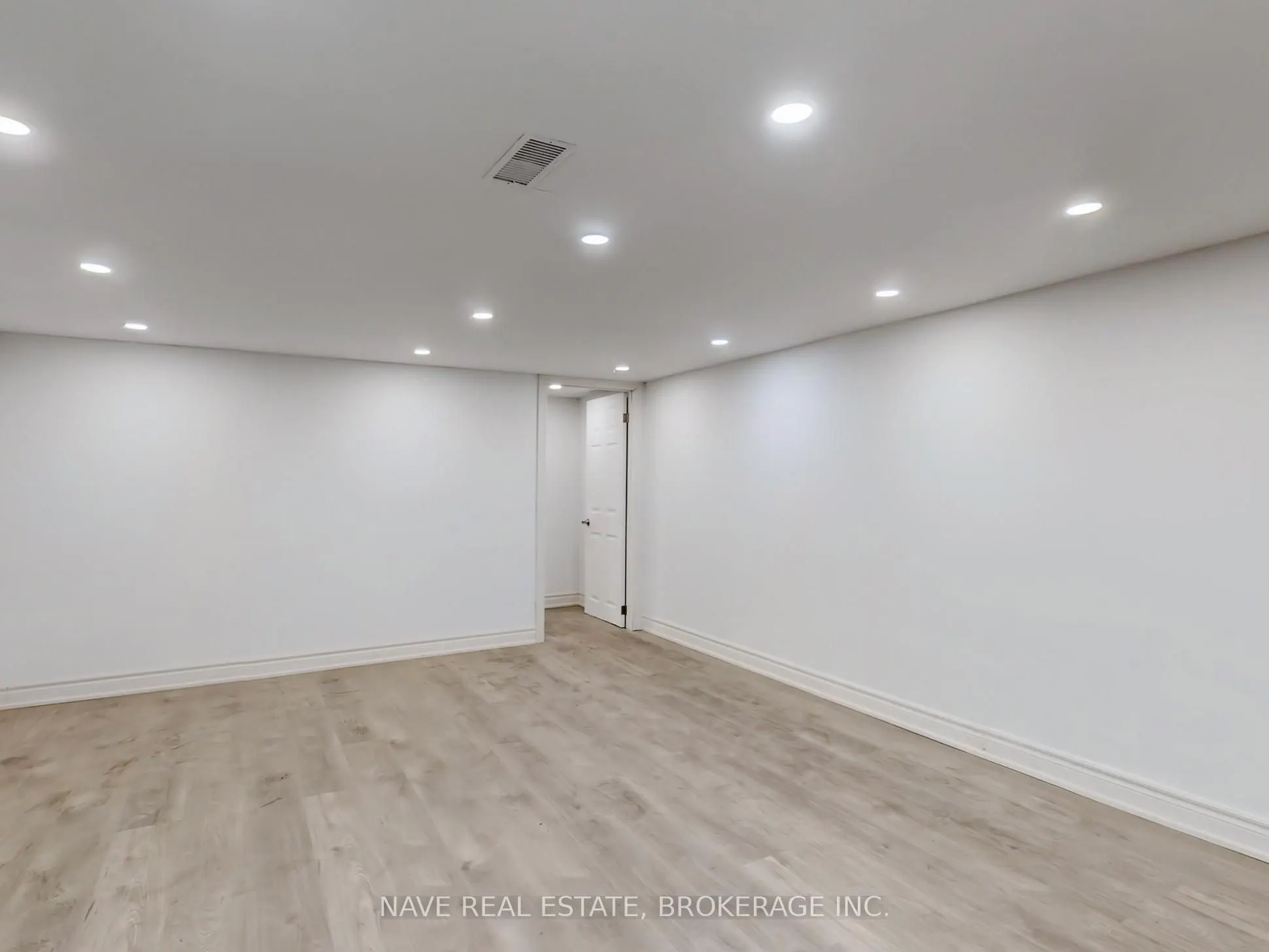 20015 Bathurst Street