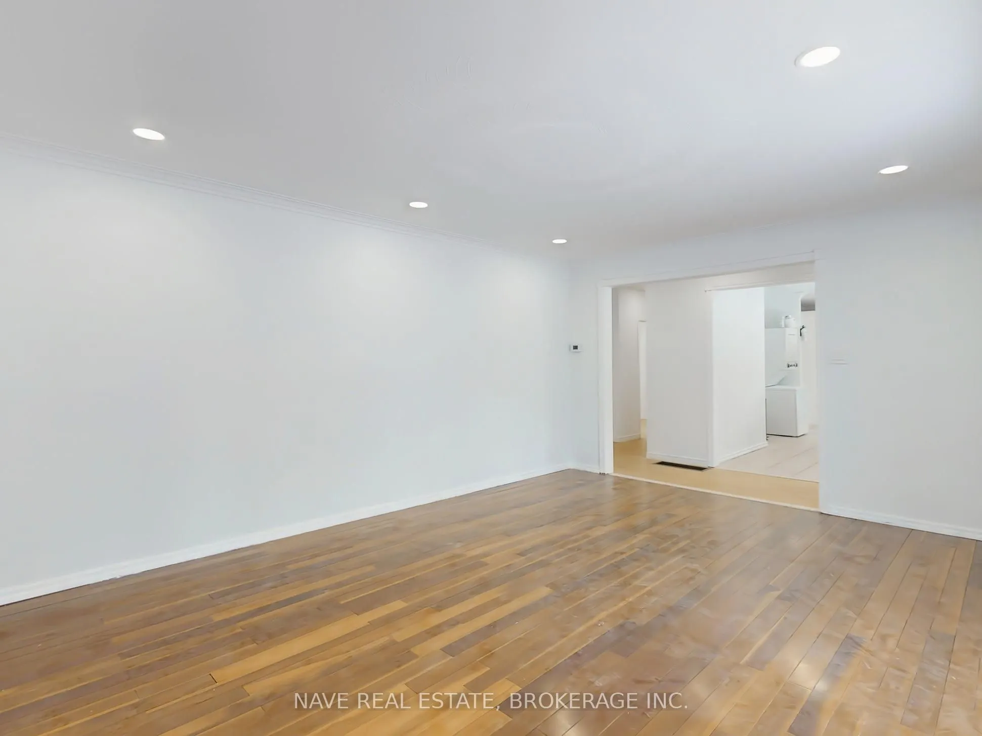 20015 Bathurst Street