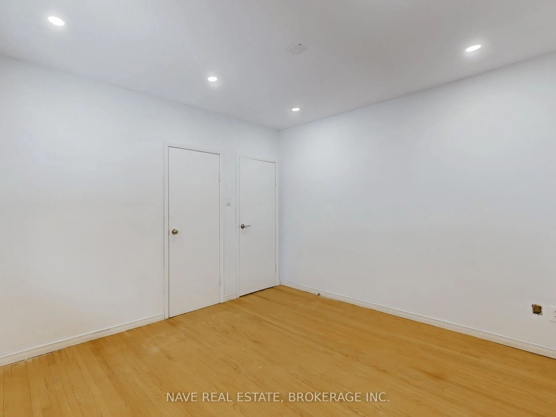 20015 Bathurst Street