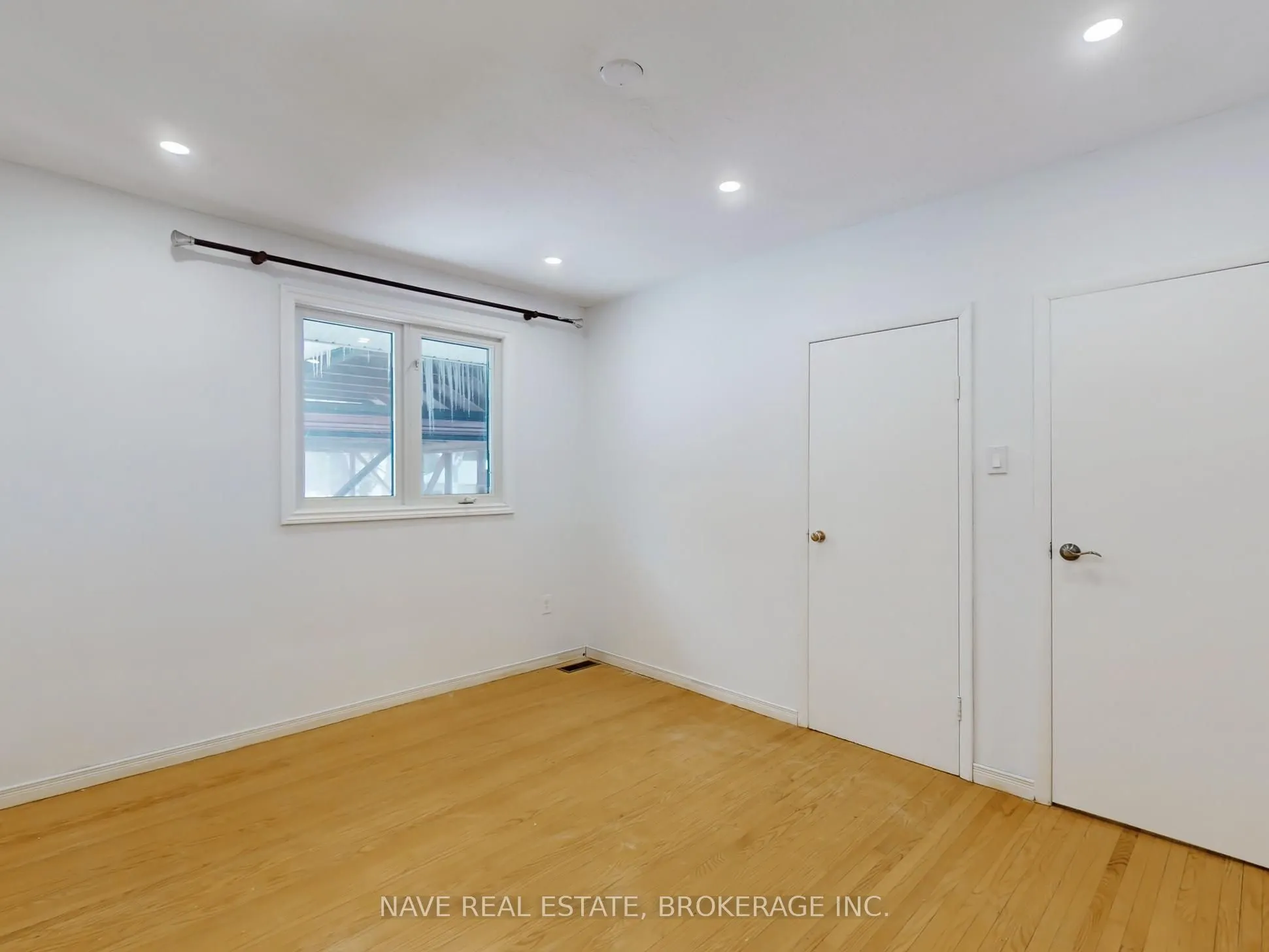 20015 Bathurst Street