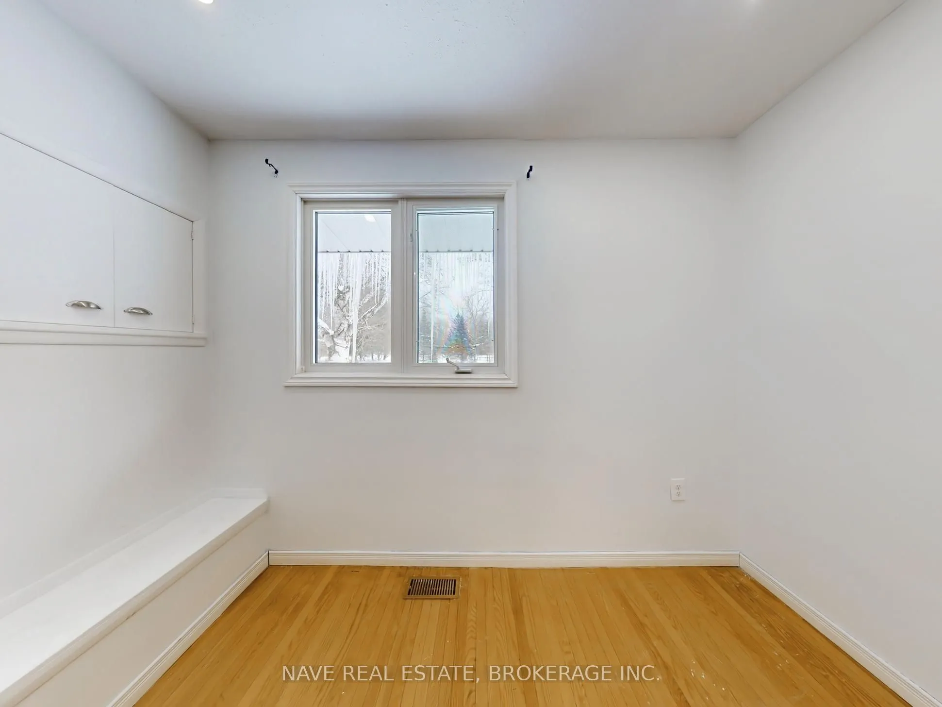 20015 Bathurst Street