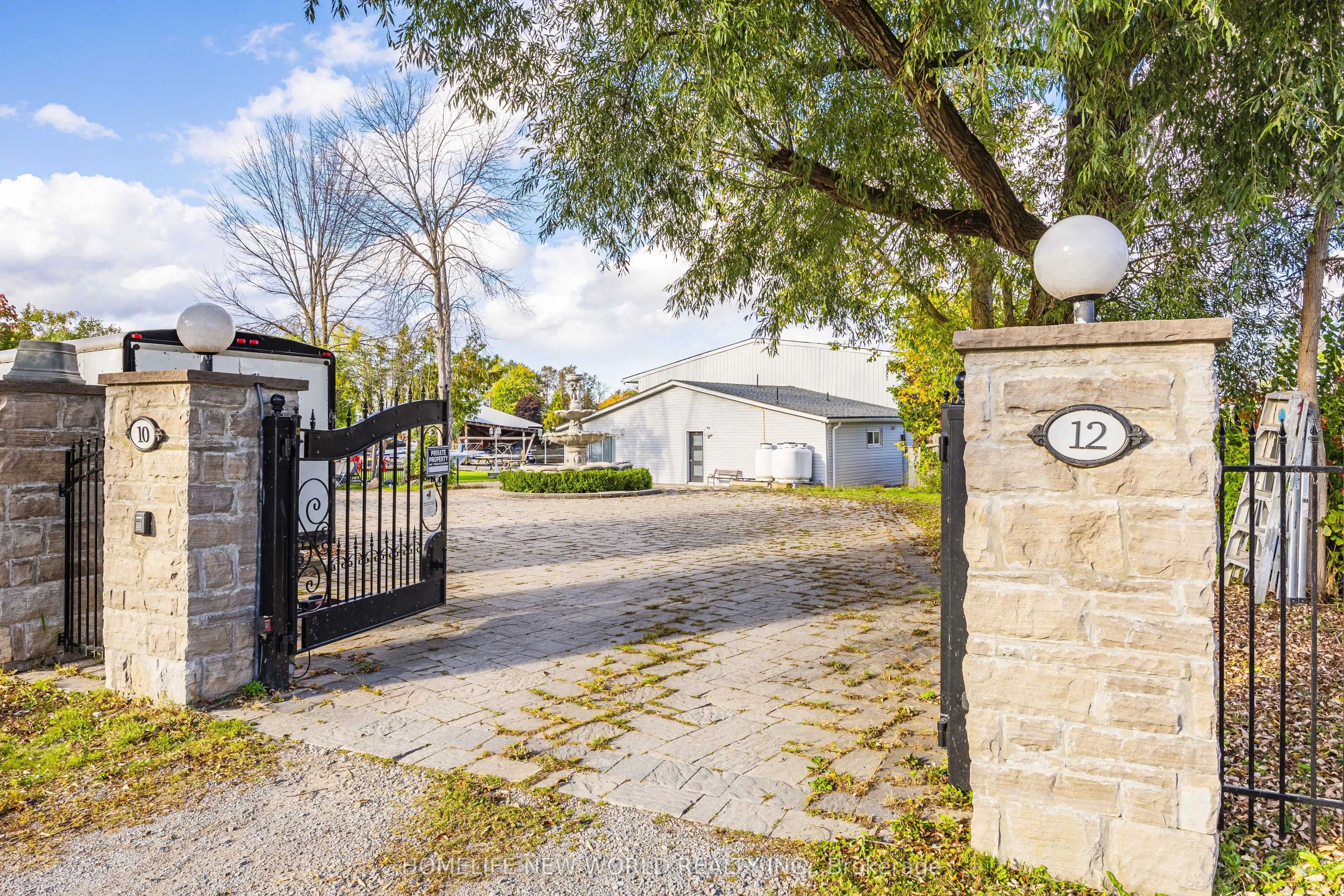 12 Mac Avenue