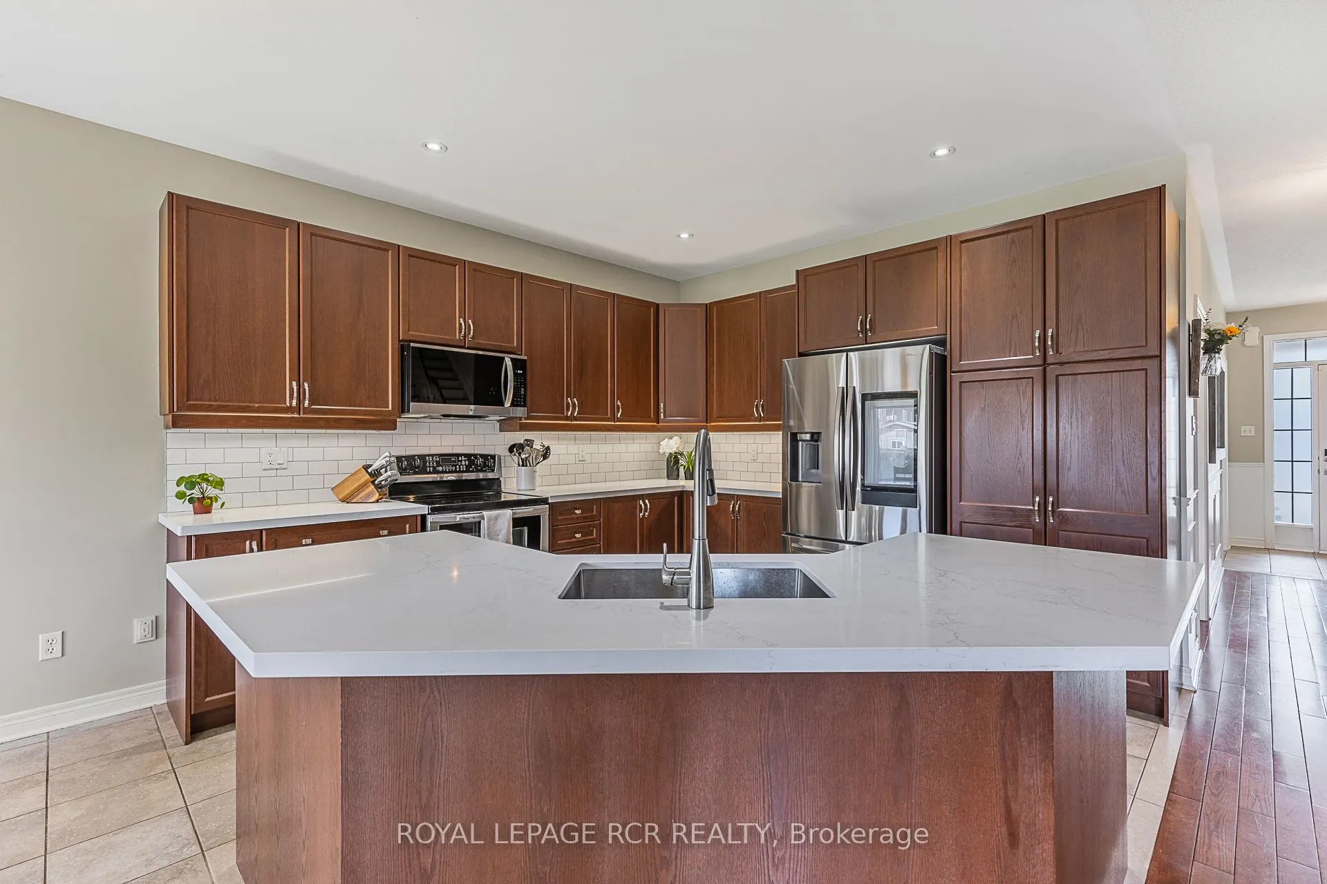 9 Coral Creek Crescent