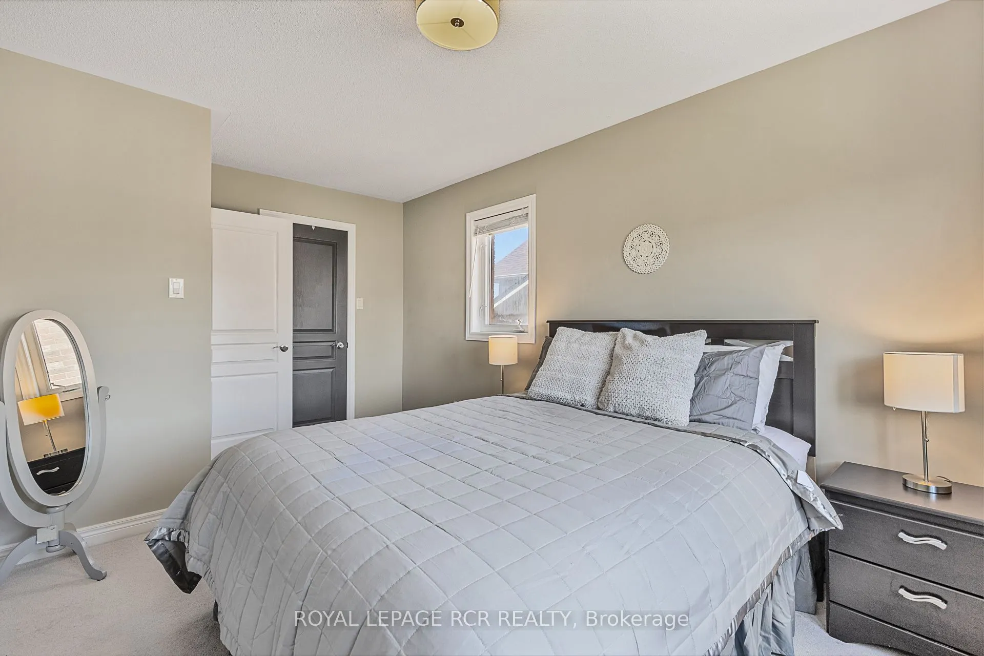9 Coral Creek Crescent